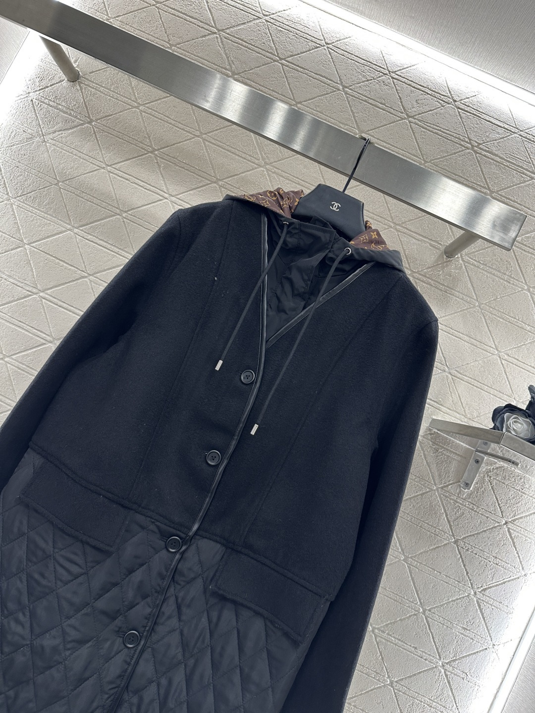 ♥Louis vuitto*♥2025新品上架 可拆卸连帽拼接棉服外套定制YB进口羊毛呢➕尼龙材质，工艺