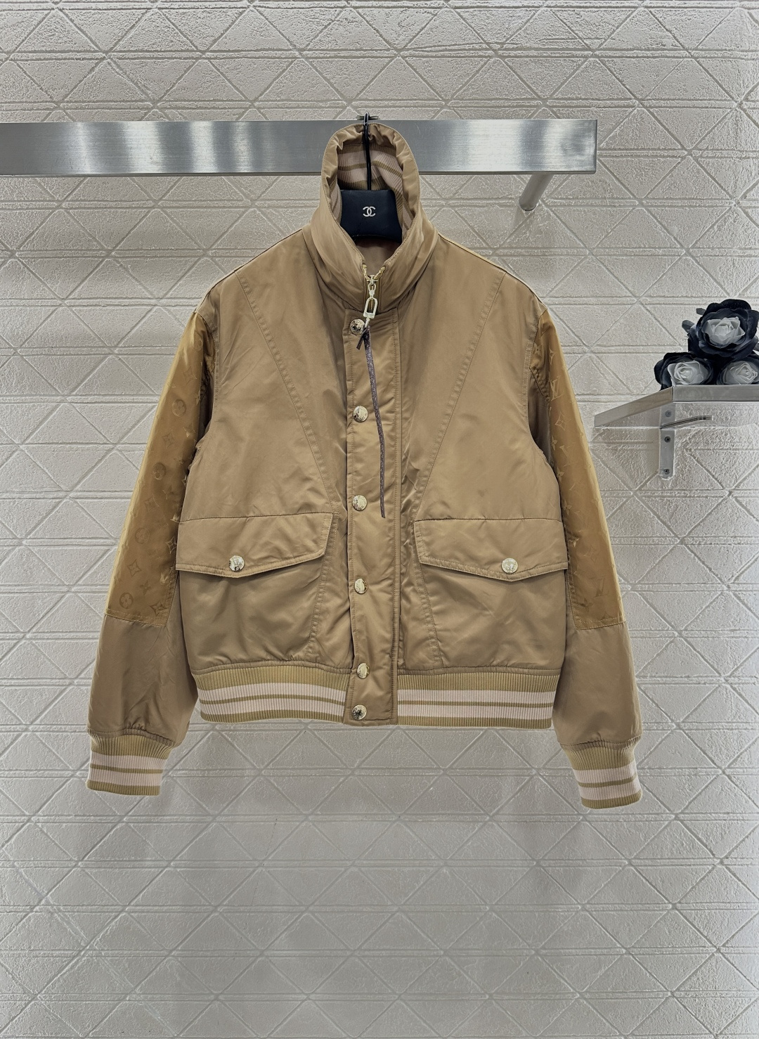 ♥Louis vuitto*♥2025新品上架 立领棉服外套定制YB进口防水防风尼龙材质，羽绒棉填充内里