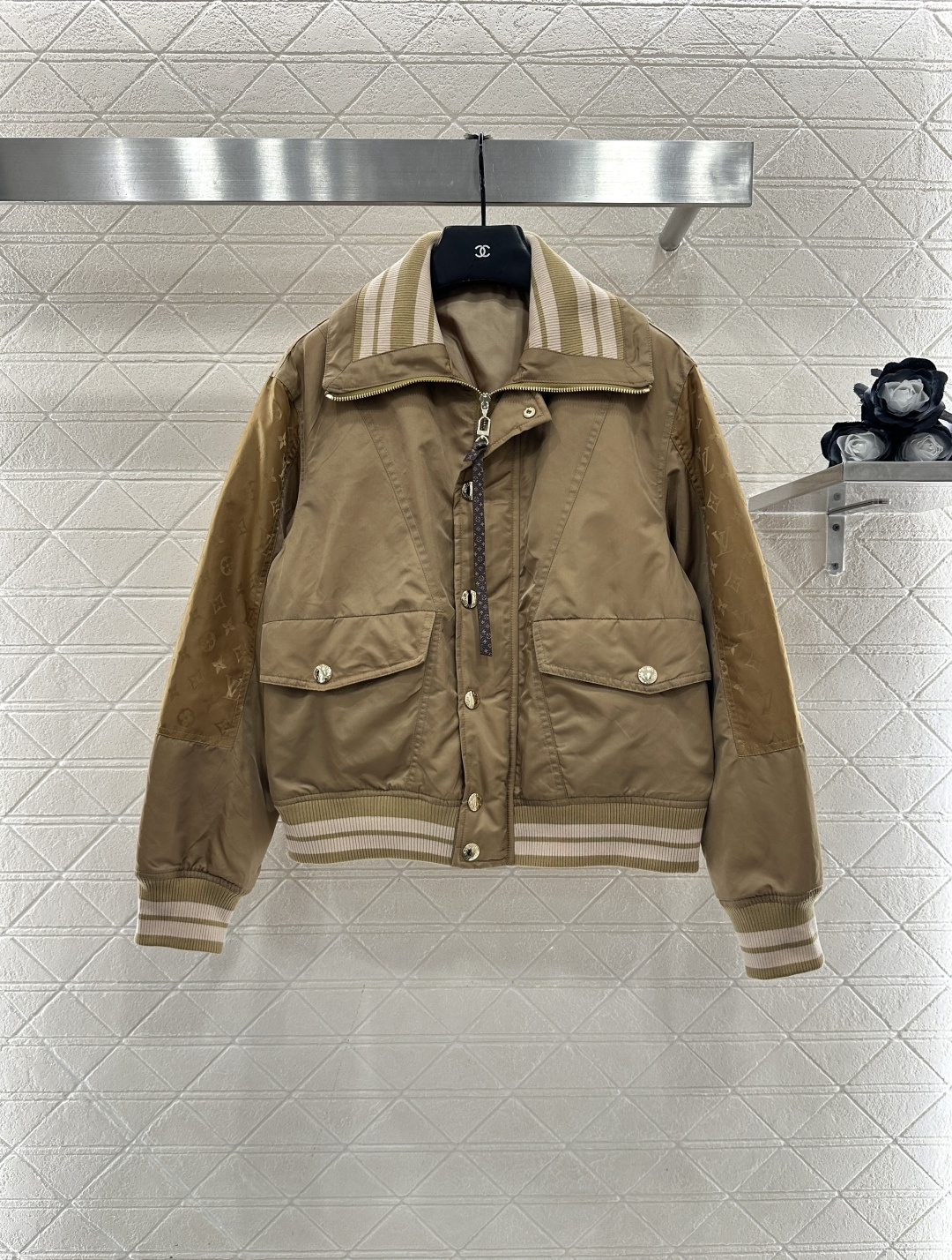 ♥Louis vuitto*♥2025新品上架 立领棉服外套定制YB进口防水防风尼龙材质，羽绒棉填充内里