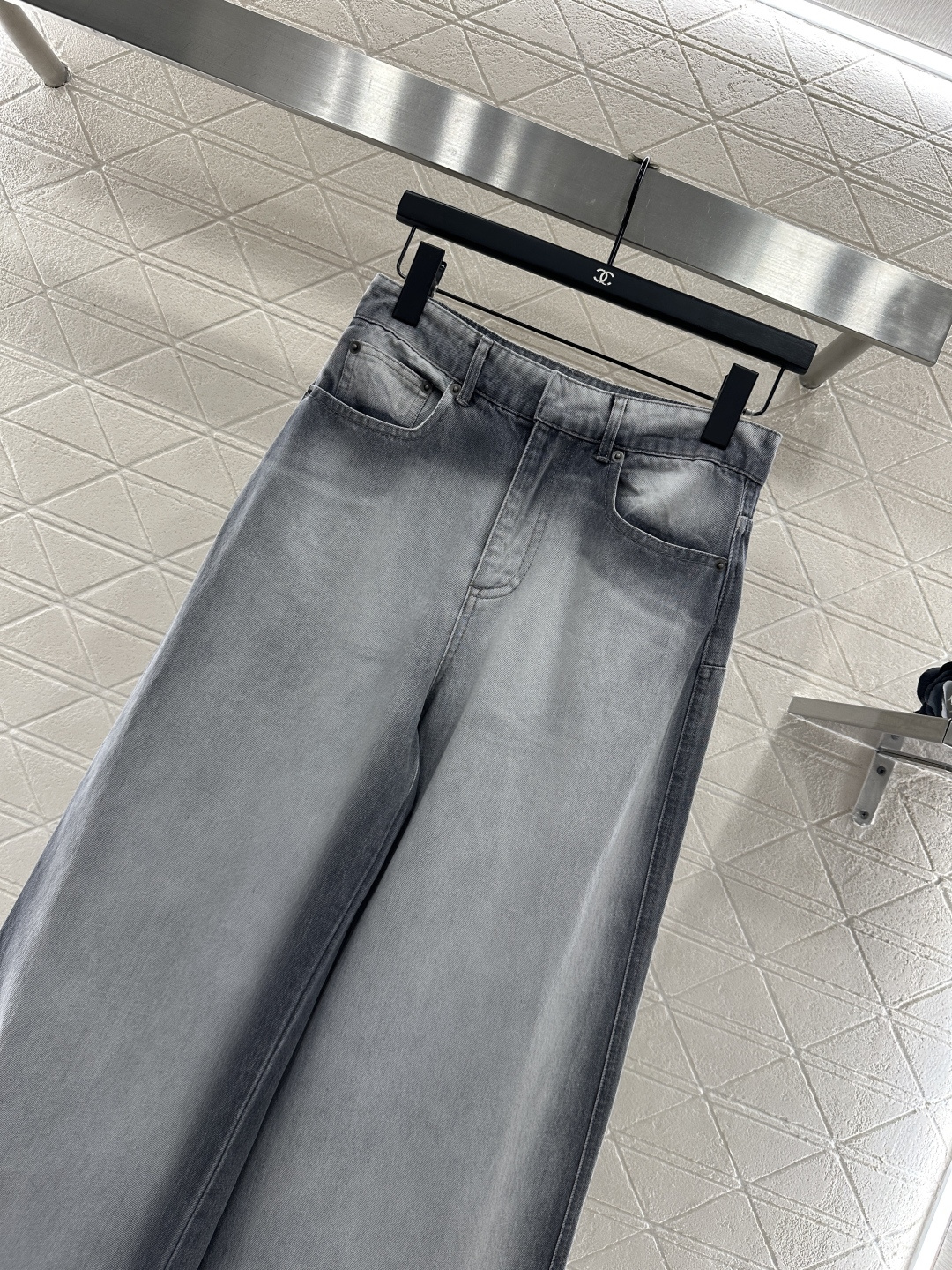 ♥Dio*♥2025新品上架 磨白晕染牛仔长裤定制YB斜纹棉牛仔面料，透气性佳，柔软亲肤，高腰系扣对称口