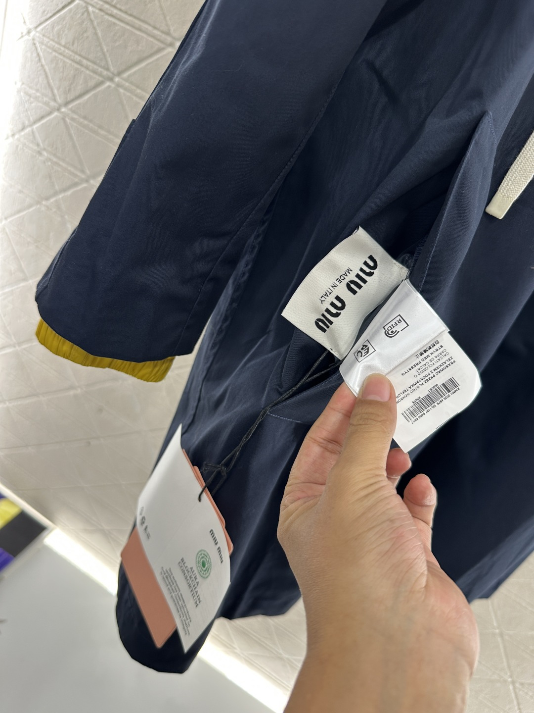 ♥Miumi*♥2025新品上架 两面穿连帽风衣外套定制YB全棉与环保尼龙材质，挺括有型，质感高级，连帽