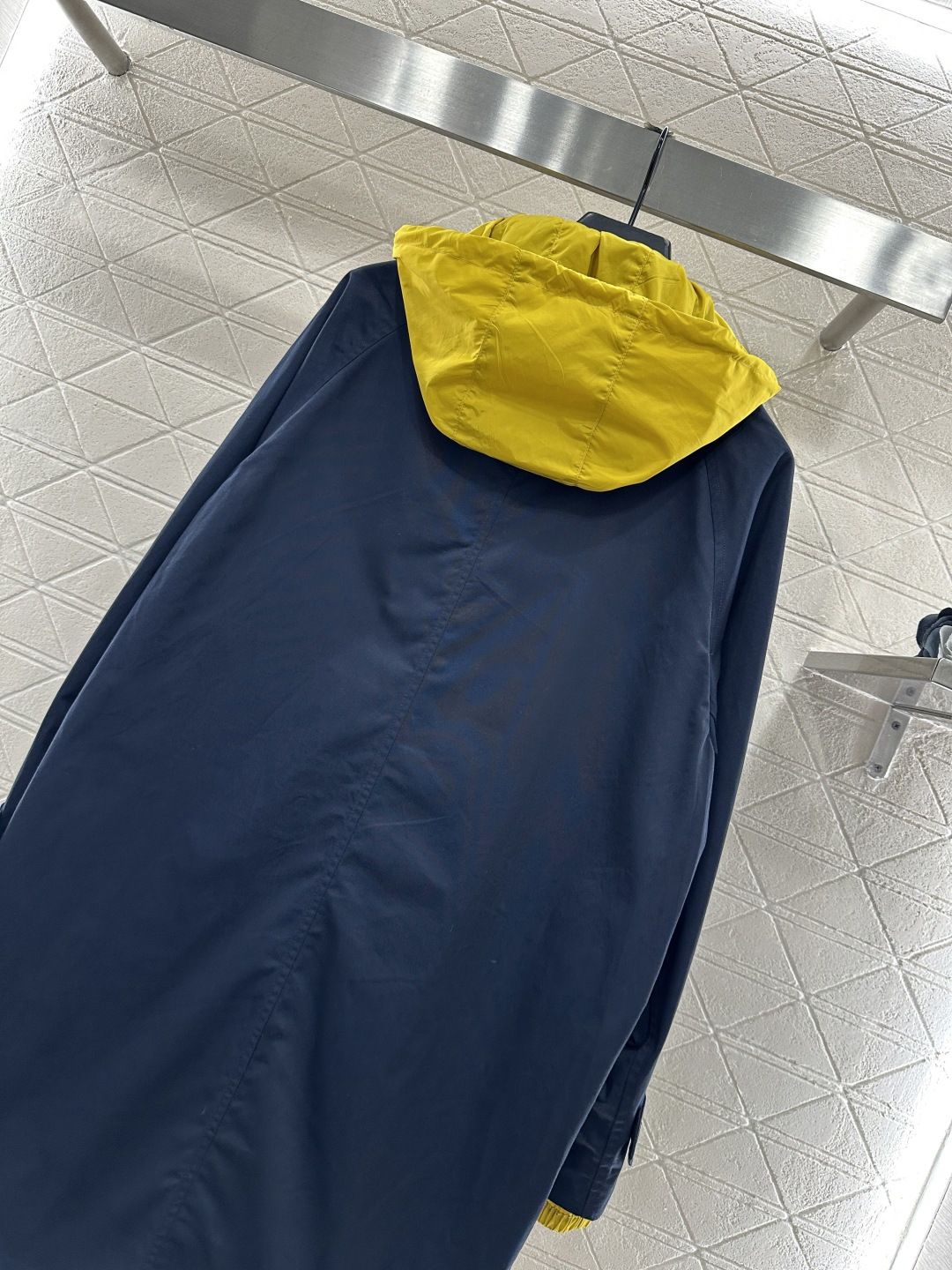 ♥Miumi*♥2025新品上架 两面穿连帽风衣外套定制YB全棉与环保尼龙材质，挺括有型，质感高级，连帽