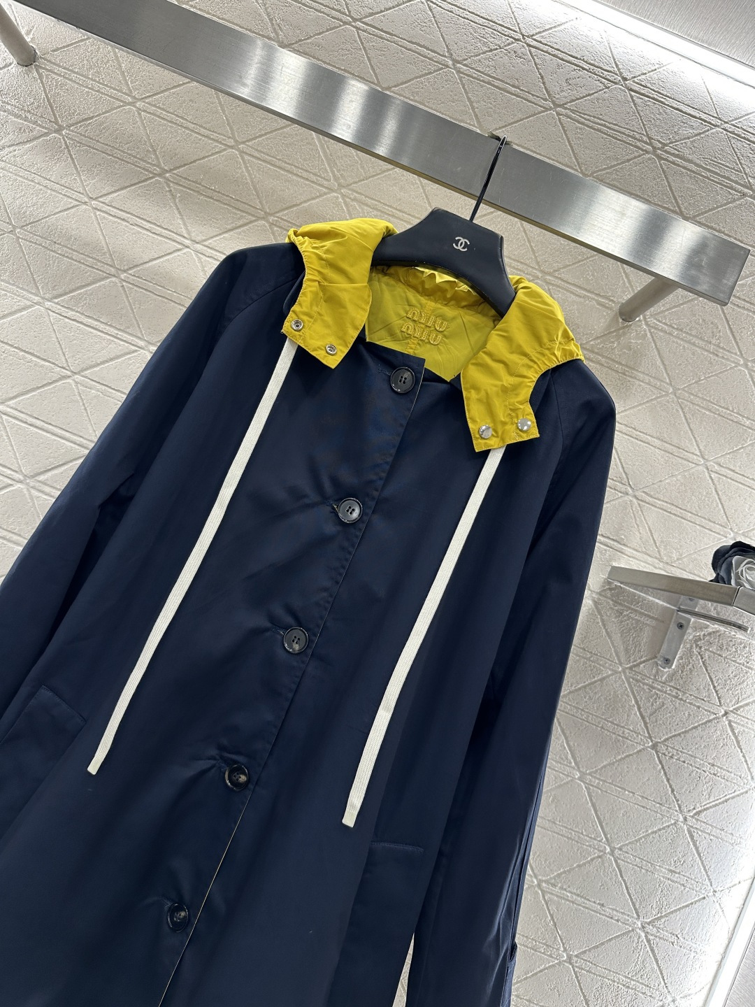 ♥Miumi*♥2025新品上架 两面穿连帽风衣外套定制YB全棉与环保尼龙材质，挺括有型，质感高级，连帽