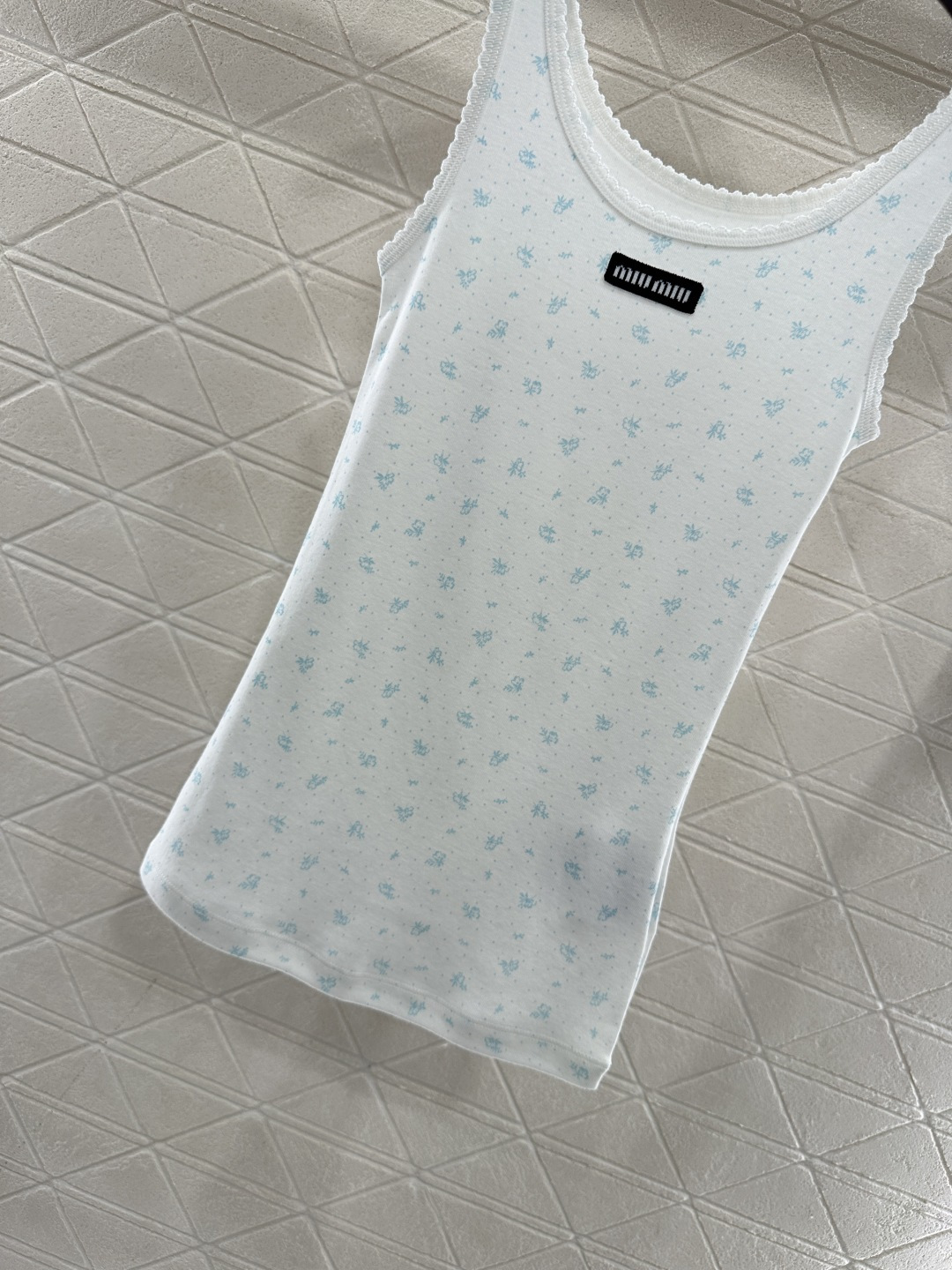 ♥Miuni*♥2025新品上架 修身U领碎花背心定制YB斜纹全棉材质，清透舒适，弹力十足，U型领修身背