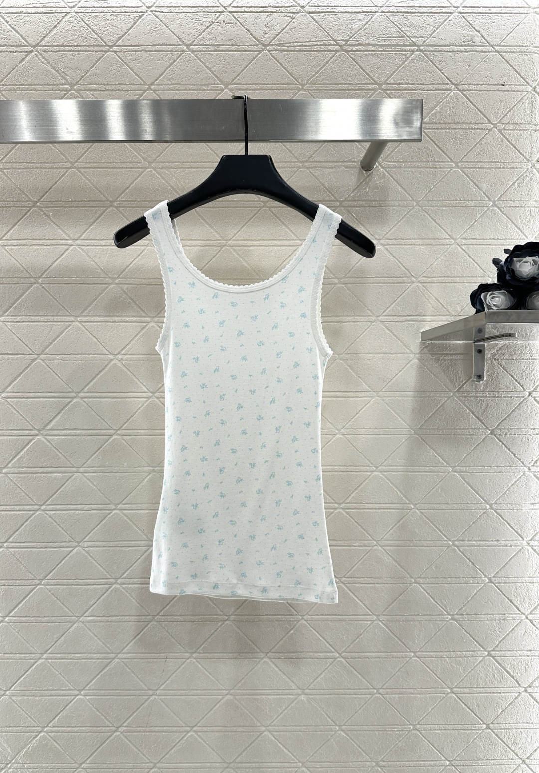 ♥Miuni*♥2025新品上架 修身U领碎花背心定制YB斜纹全棉材质，清透舒适，弹力十足，U型领修身背