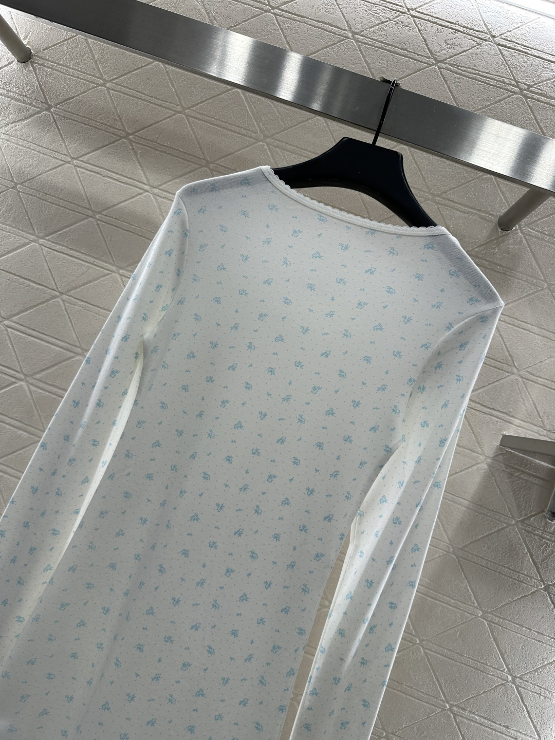 ♥Miuni*♥2025新品上架 修身圆领碎花连衣裙定制YB斜纹全棉材质，清透舒适，弹力十足，圆领长袖连