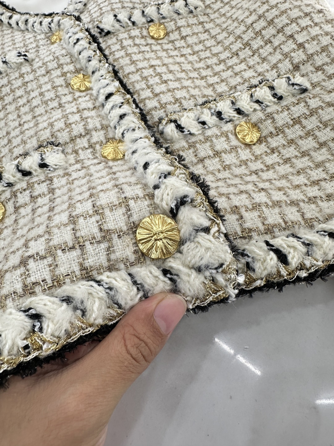 ♥Chane*♥2025新品上架 编织格纹马甲定制YB进口粗纺羊毛呢材质，肌理明显，质感上乘，粗花毛呢面