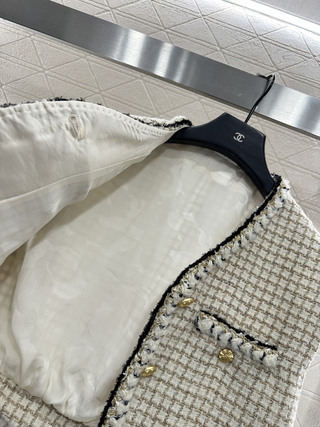 ♥Chane*♥2025新品上架 编织格纹马甲定制YB进口粗纺羊毛呢材质，肌理明显，质感上乘，粗花毛呢面