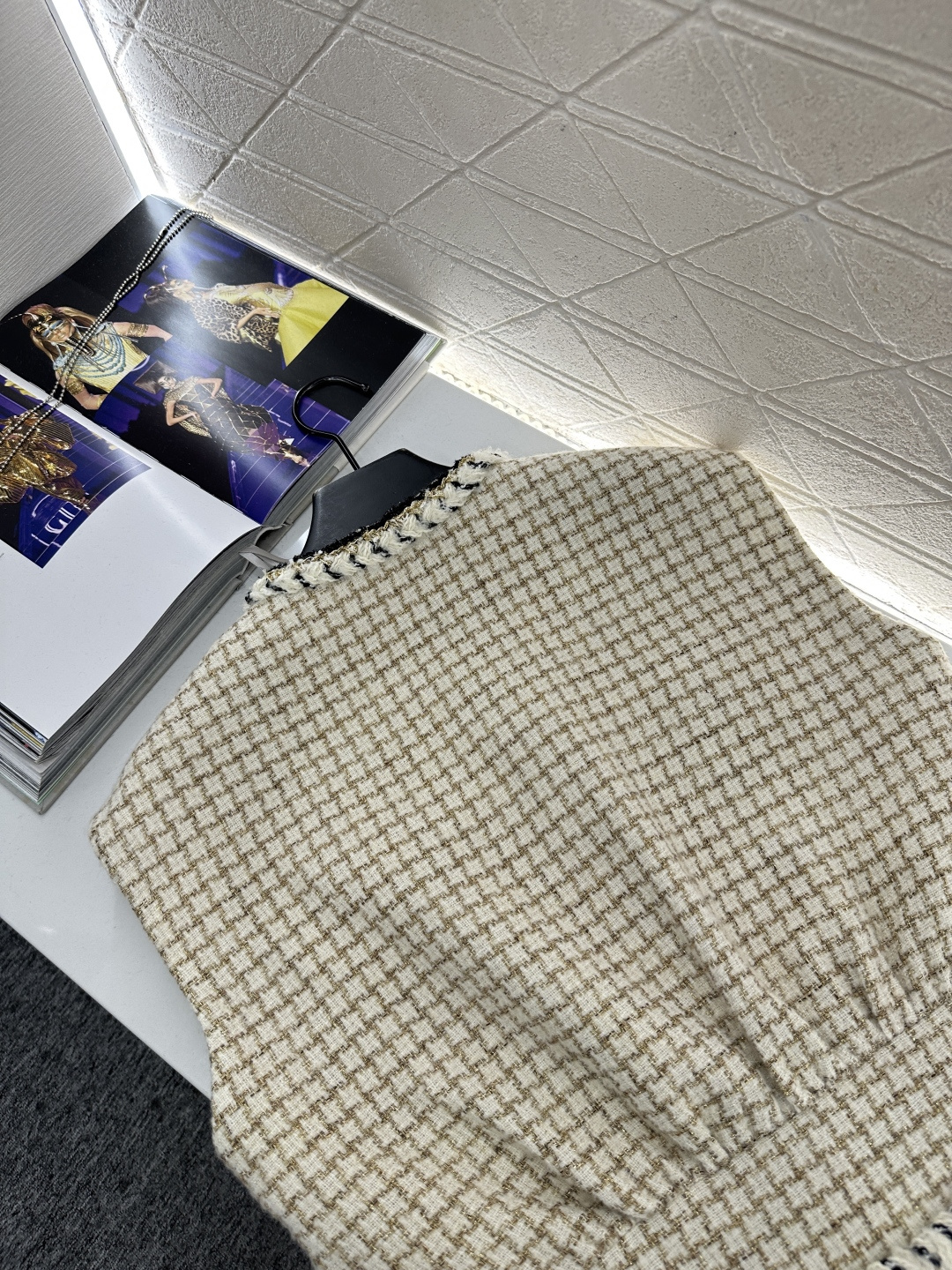 ♥Chane*♥2025新品上架 编织格纹马甲定制YB进口粗纺羊毛呢材质，肌理明显，质感上乘，粗花毛呢面