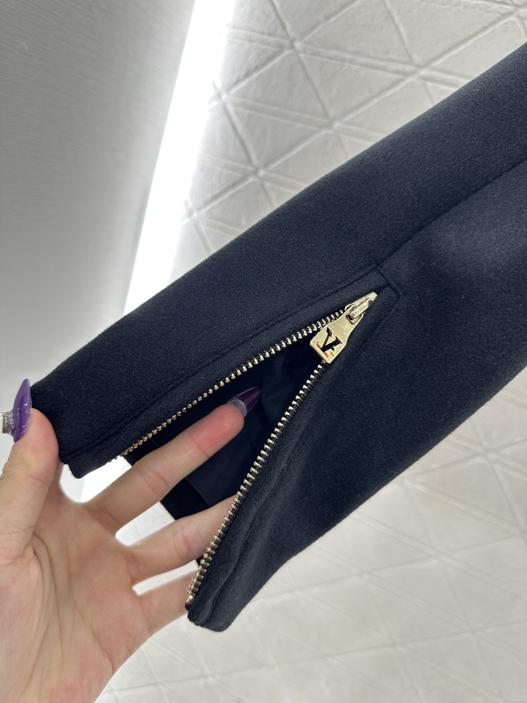 ♥Louis vuitto*♥2025新品上架 毛呢翻领夹克外套定制YB进口毛呢材质，肌理明显，挺括有型