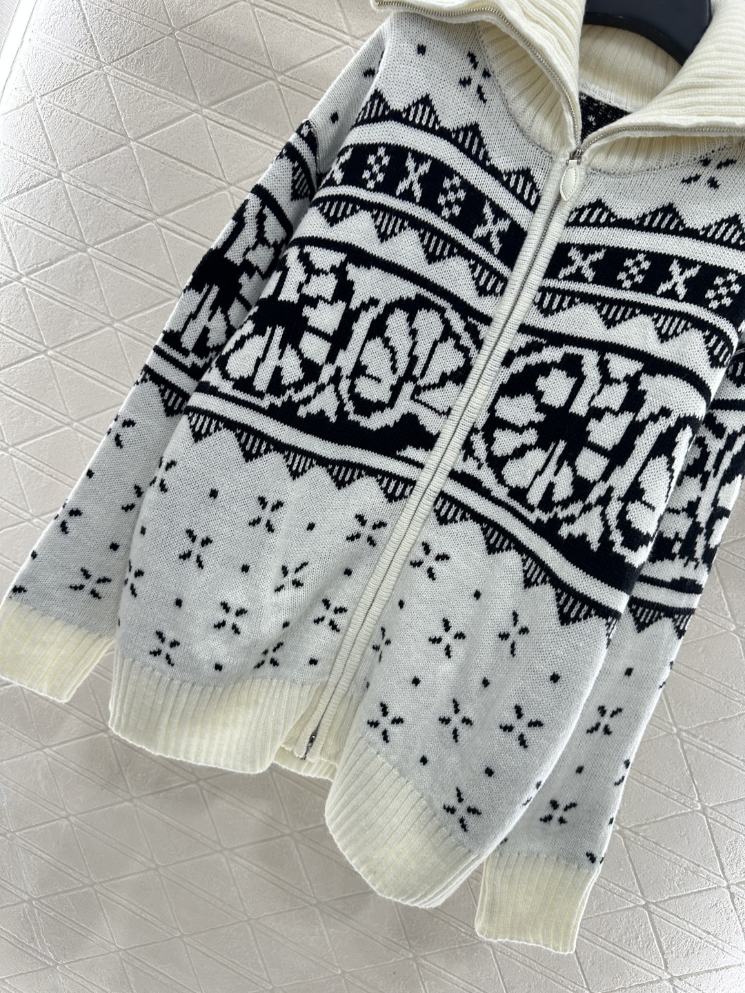 ♥Eudemenni*♥2025新品上架 翻领拉链费尔岛针织外套定制YB羊毛纱线织造，质感高级，舒适柔软