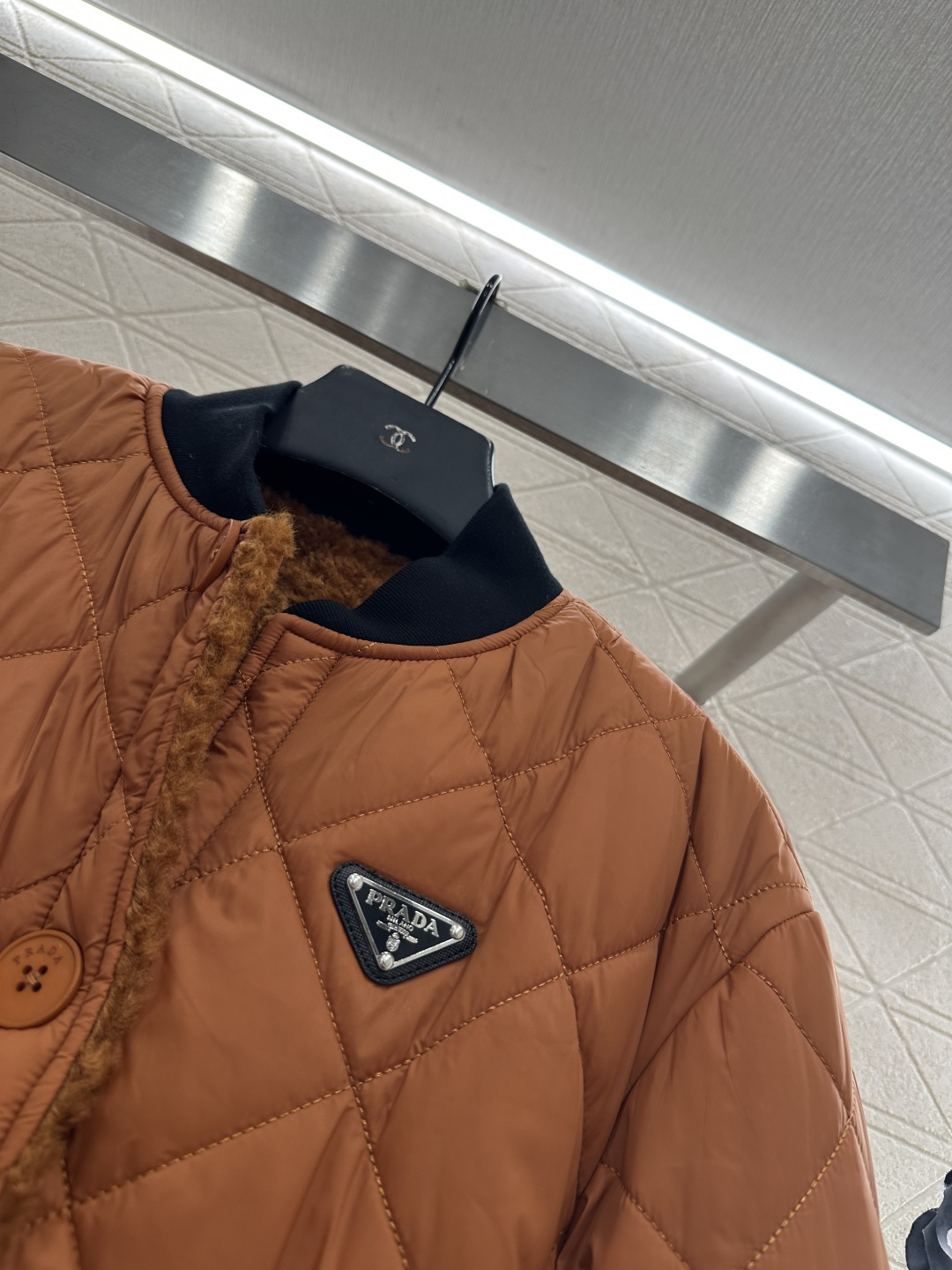 ♥Prad*♥2025新品上架 两面穿羊羔毛棉服外套定制YB防风防水尼龙➕羊羔毛材质，设计独特，保暖舒适