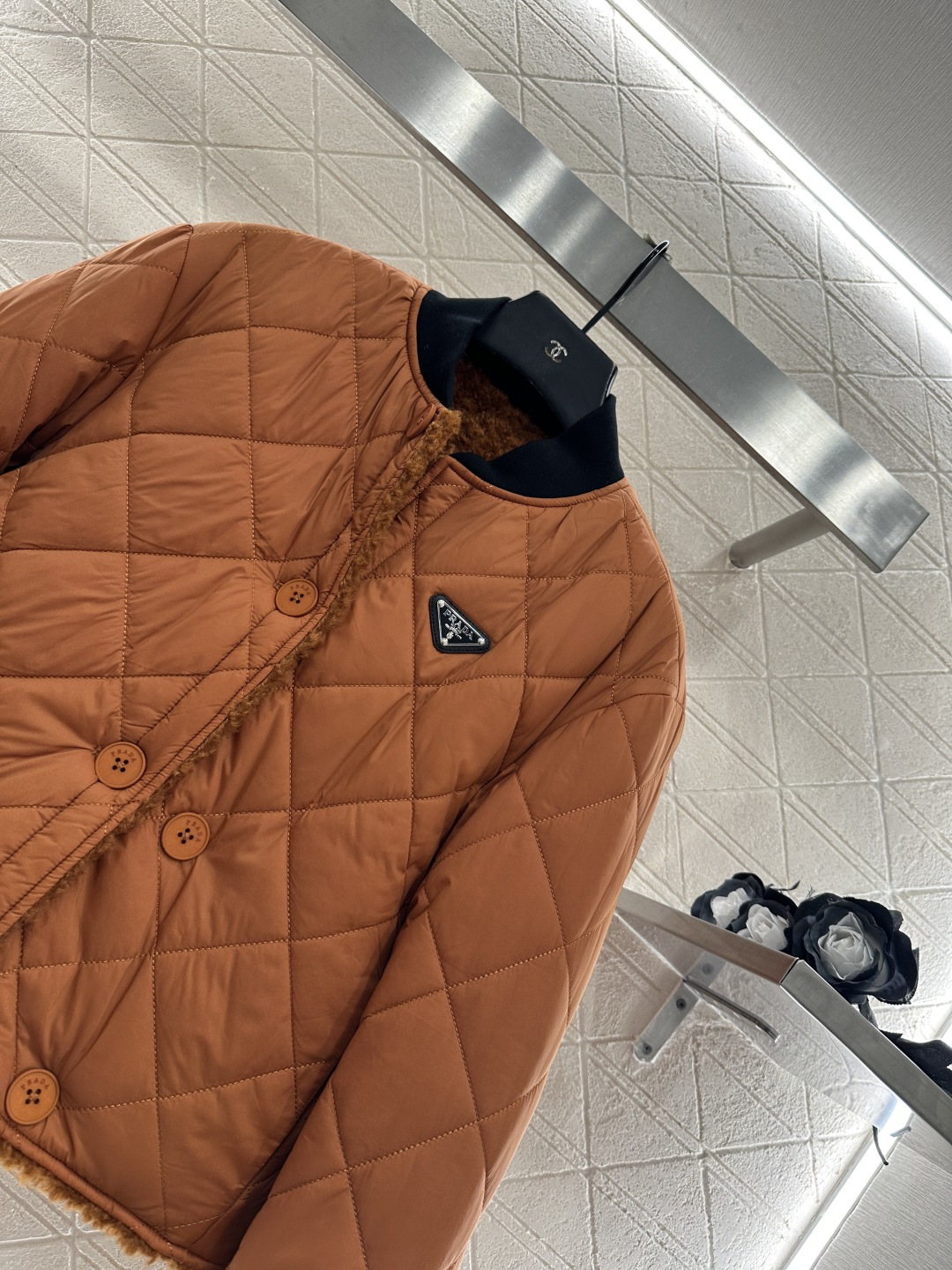 ♥Prad*♥2025新品上架 两面穿羊羔毛棉服外套定制YB防风防水尼龙➕羊羔毛材质，设计独特，保暖舒适