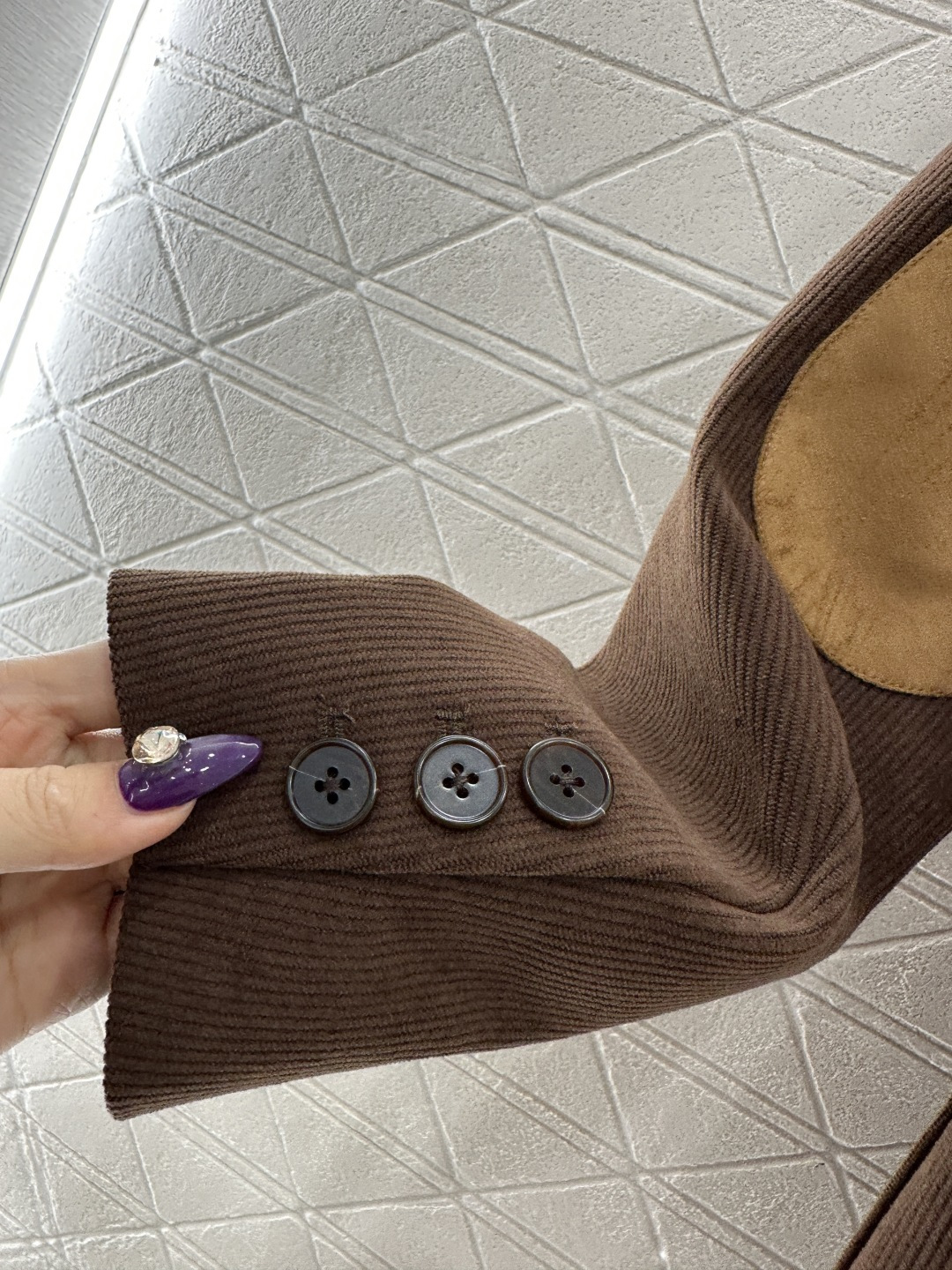 ♥Miumi*♥2025新品上架 灯芯绒撞色外套定制YB进口灯芯绒材质，质感高级，舒适挺括。翻领西装外套