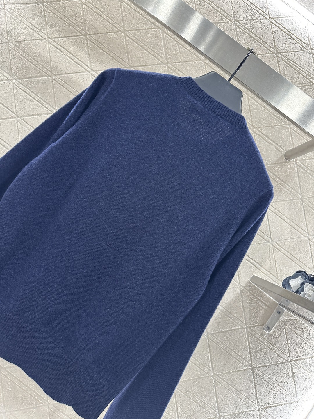 ♥Miumi*♥2025新品上架 纽扣半开襟针织长袖定制YB羊毛纱线织造，质感高级，舒适柔软，圆领针织长