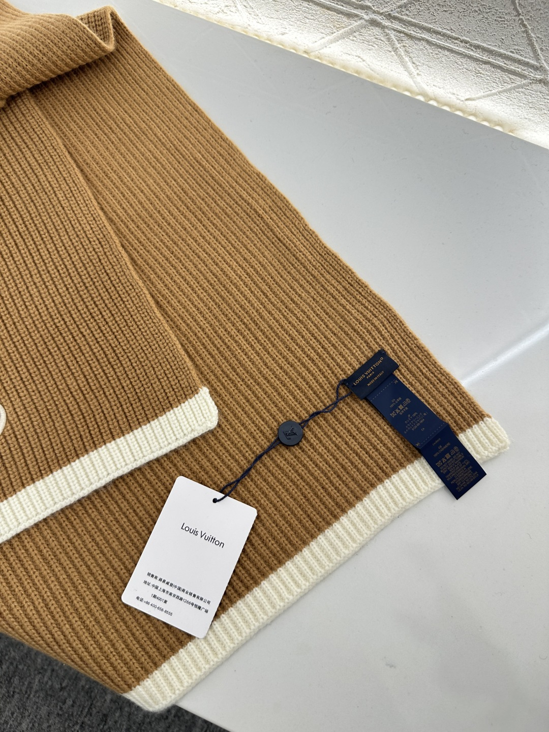 ♥Louis vuitto*♥2025新品上架 字母徽标羊绒围巾定制YB羊绒材质，亲肤柔软，保暖舒适，素