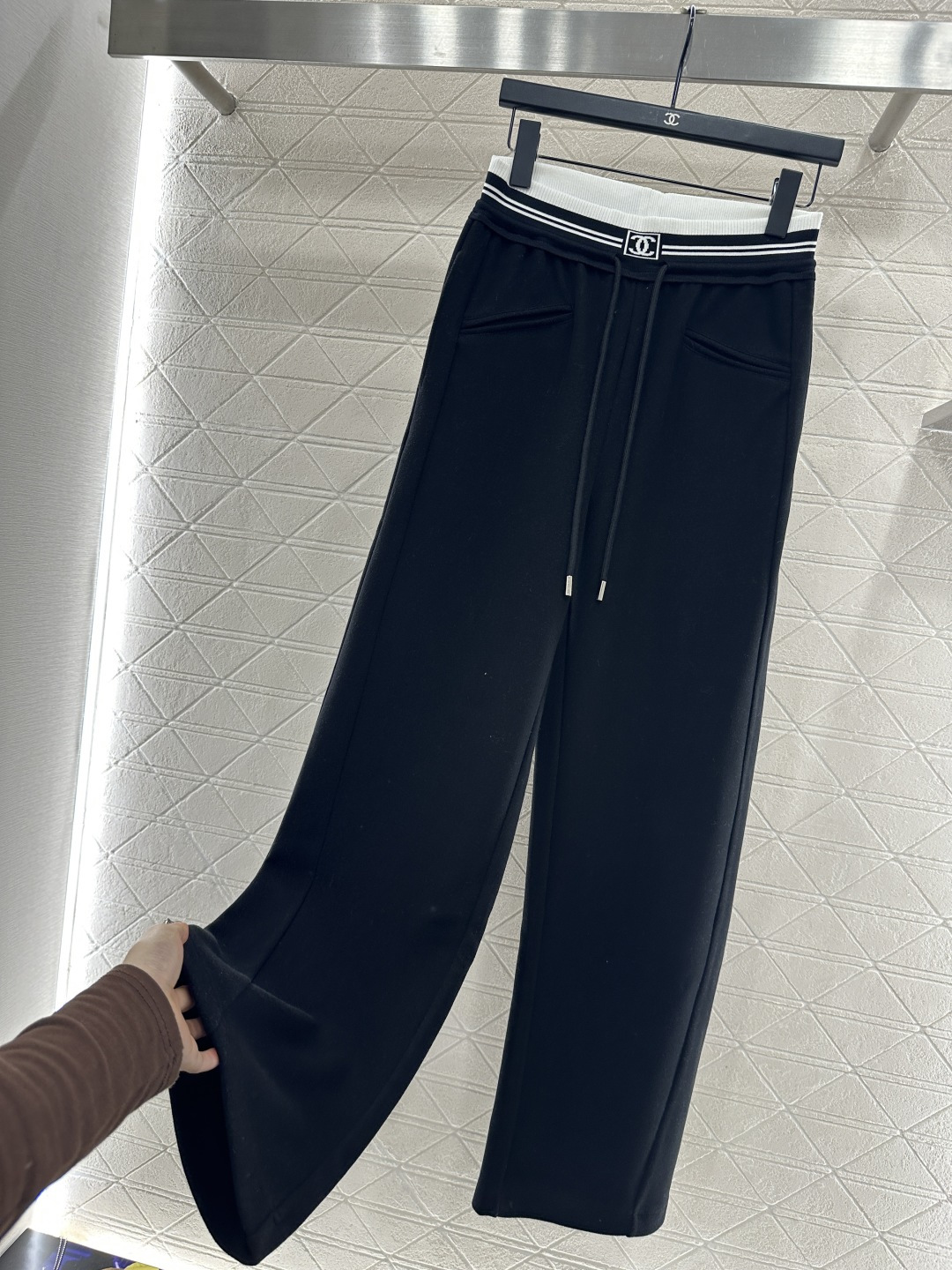 ♥Chane*♥2025新品上架 高腰织带抽绳阔腿长裤定制YB进口棉纶材质，面料柔软舒适，光泽细腻，高腰