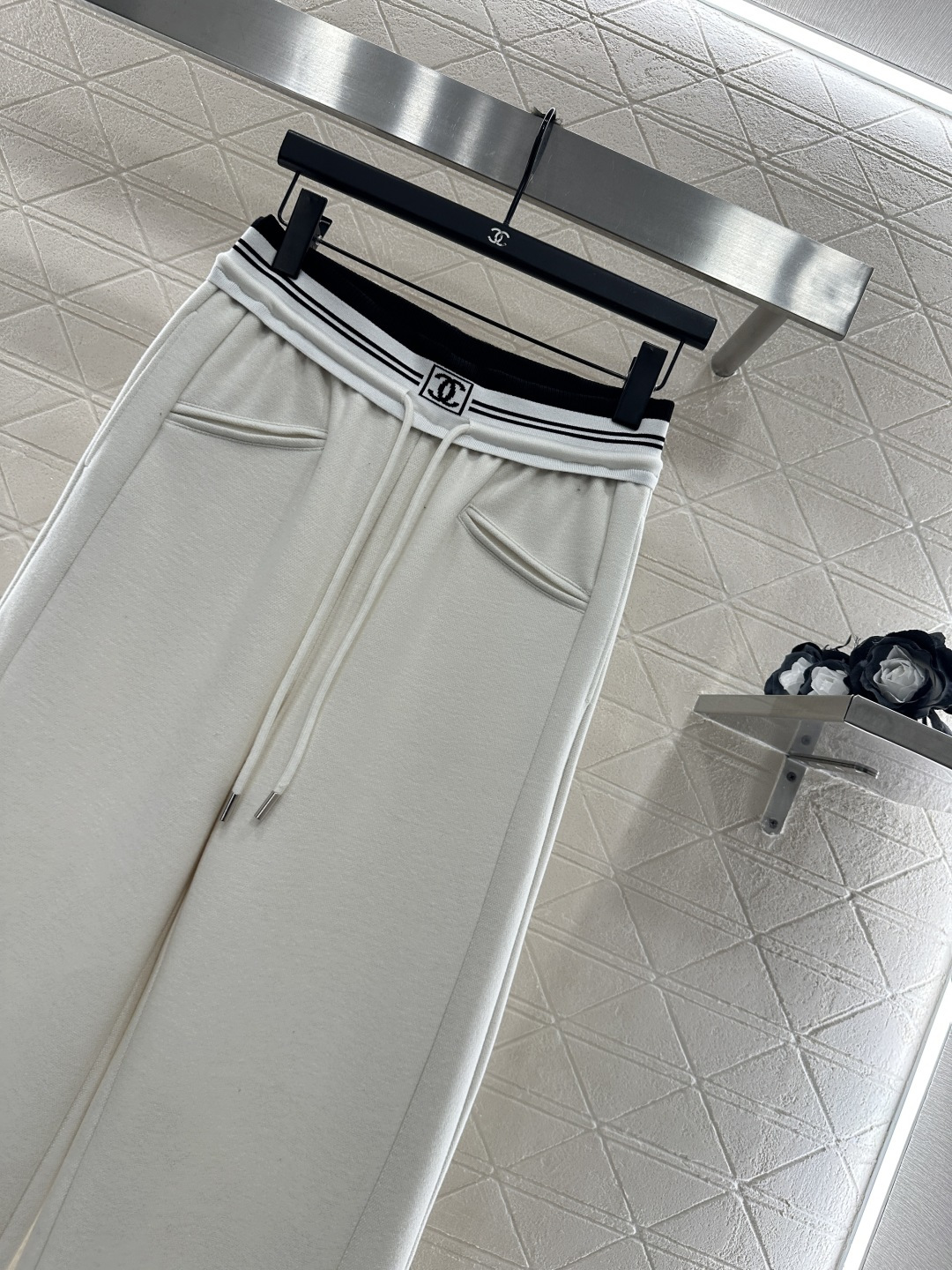 ♥Chane*♥2025新品上架 高腰织带抽绳阔腿长裤定制YB进口棉纶材质，面料柔软舒适，光泽细腻，高腰