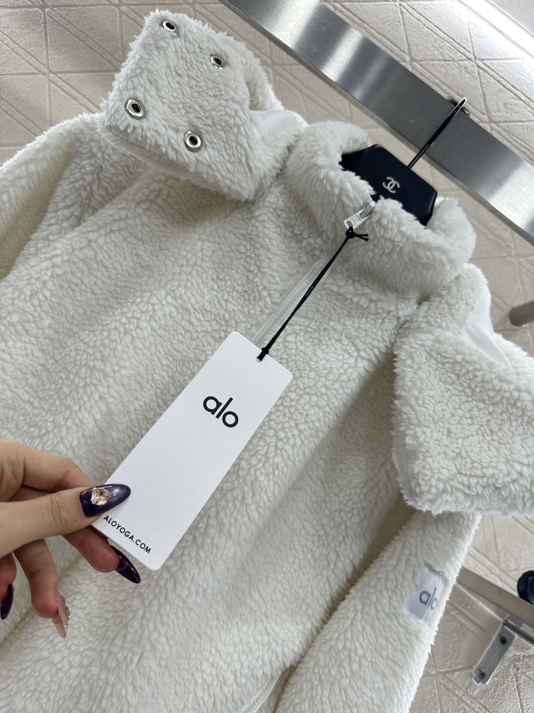 ♥Alo*♥2025新品上架 羊羔毛滑雪外套外套定制YB进口羊羔毛材质，颗粒毛绒肌理，舒适保暖，连帽外套