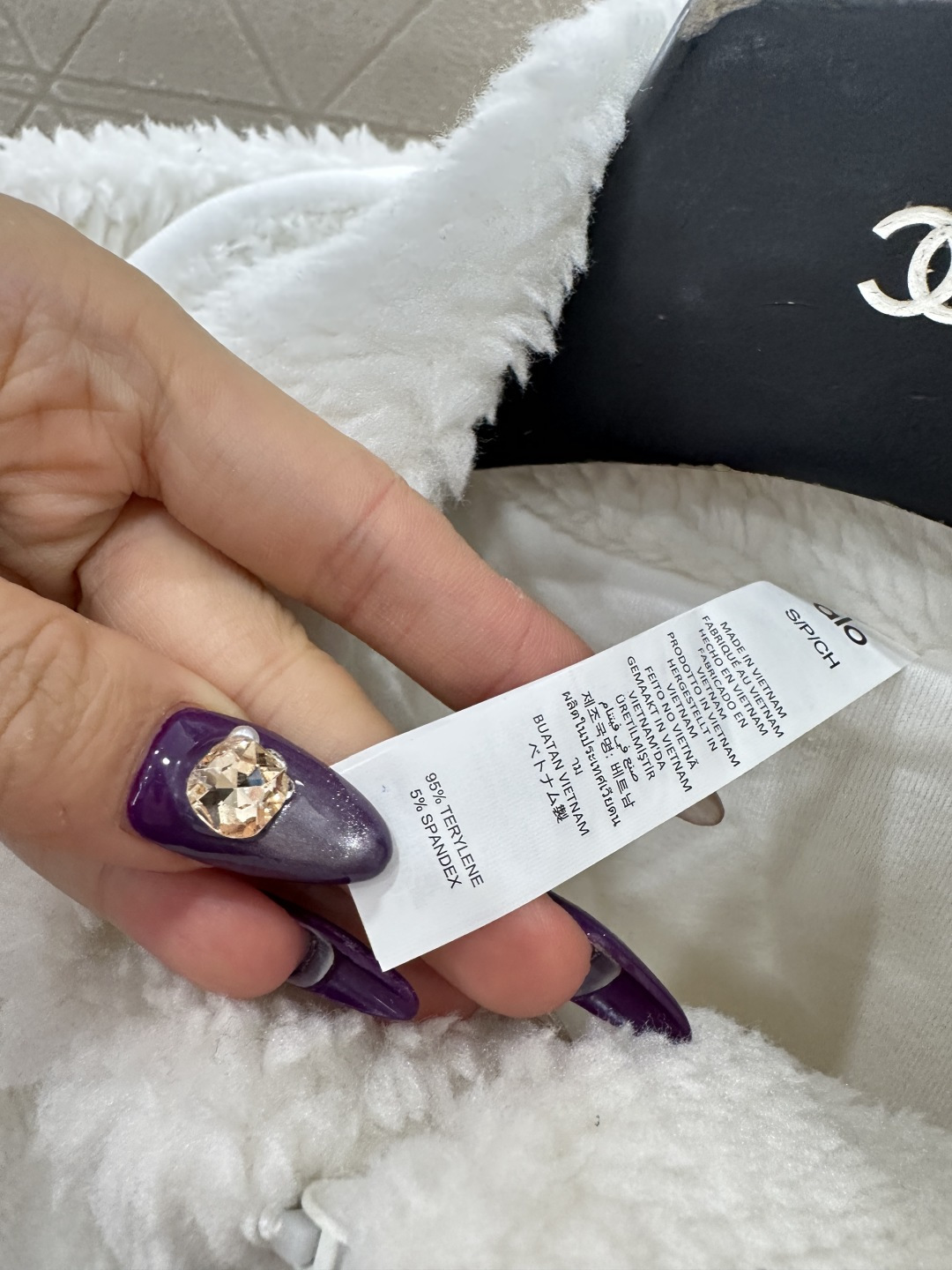 ♥Alo*♥2025新品上架 羊羔毛滑雪外套外套定制YB进口羊羔毛材质，颗粒毛绒肌理，舒适保暖，连帽外套