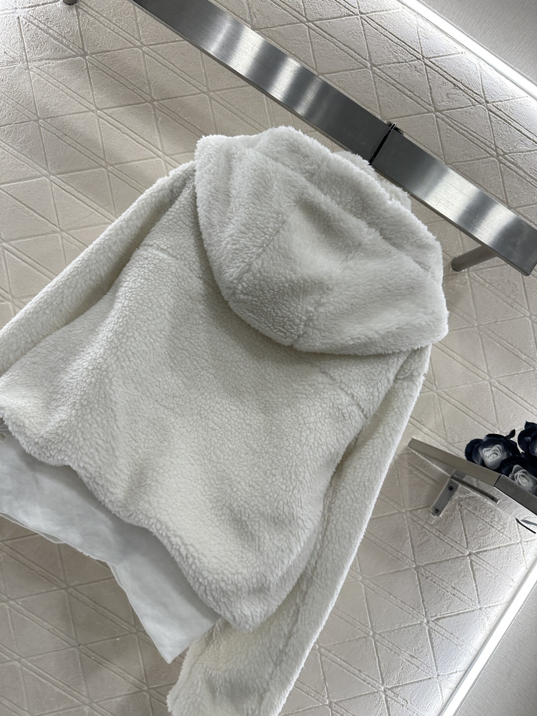 ♥Alo*♥2025新品上架 羊羔毛滑雪外套外套定制YB进口羊羔毛材质，颗粒毛绒肌理，舒适保暖，连帽外套