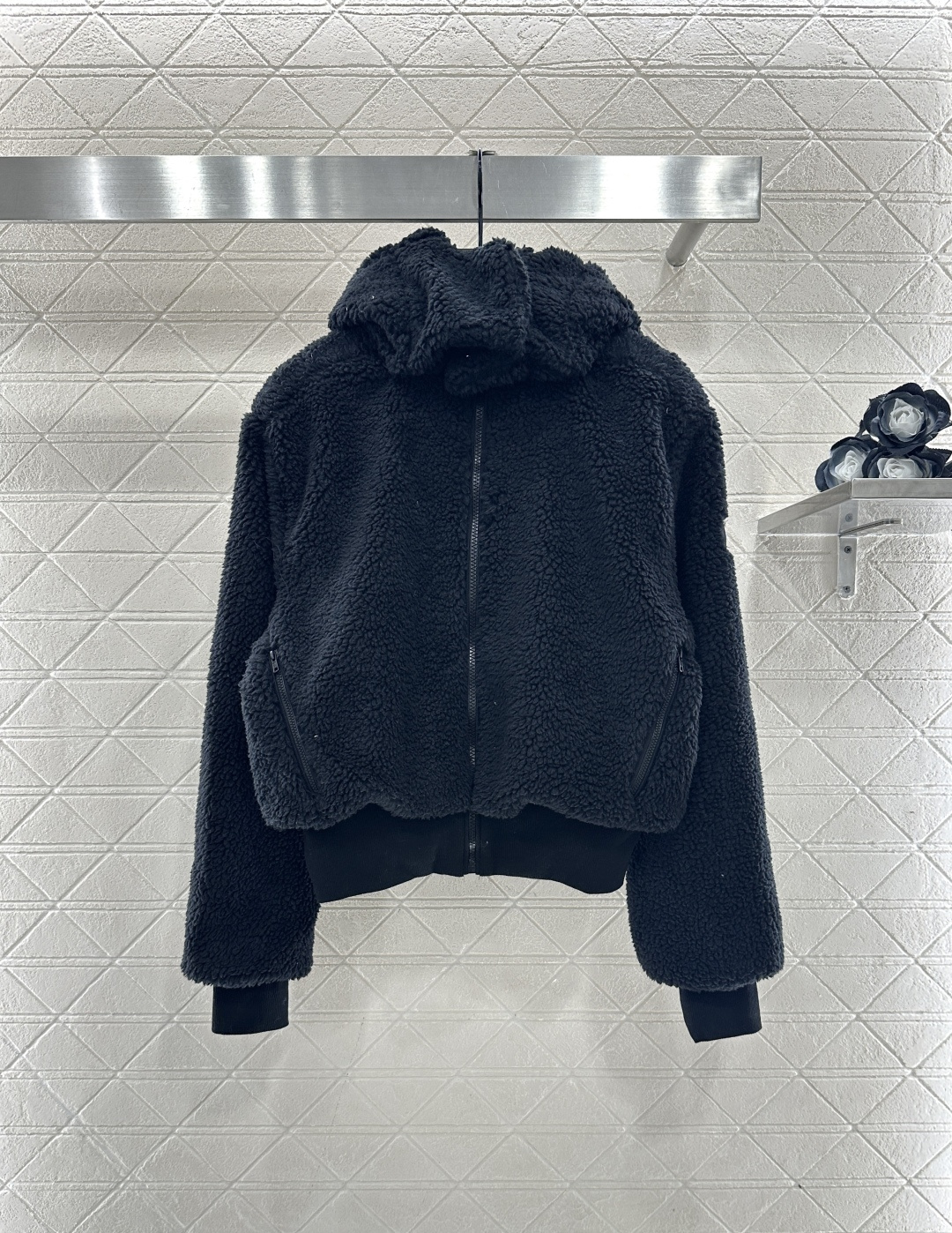 ♥Alo*♥2025新品上架 羊羔毛滑雪外套外套定制YB进口羊羔毛材质，颗粒毛绒肌理，舒适保暖，连帽外套