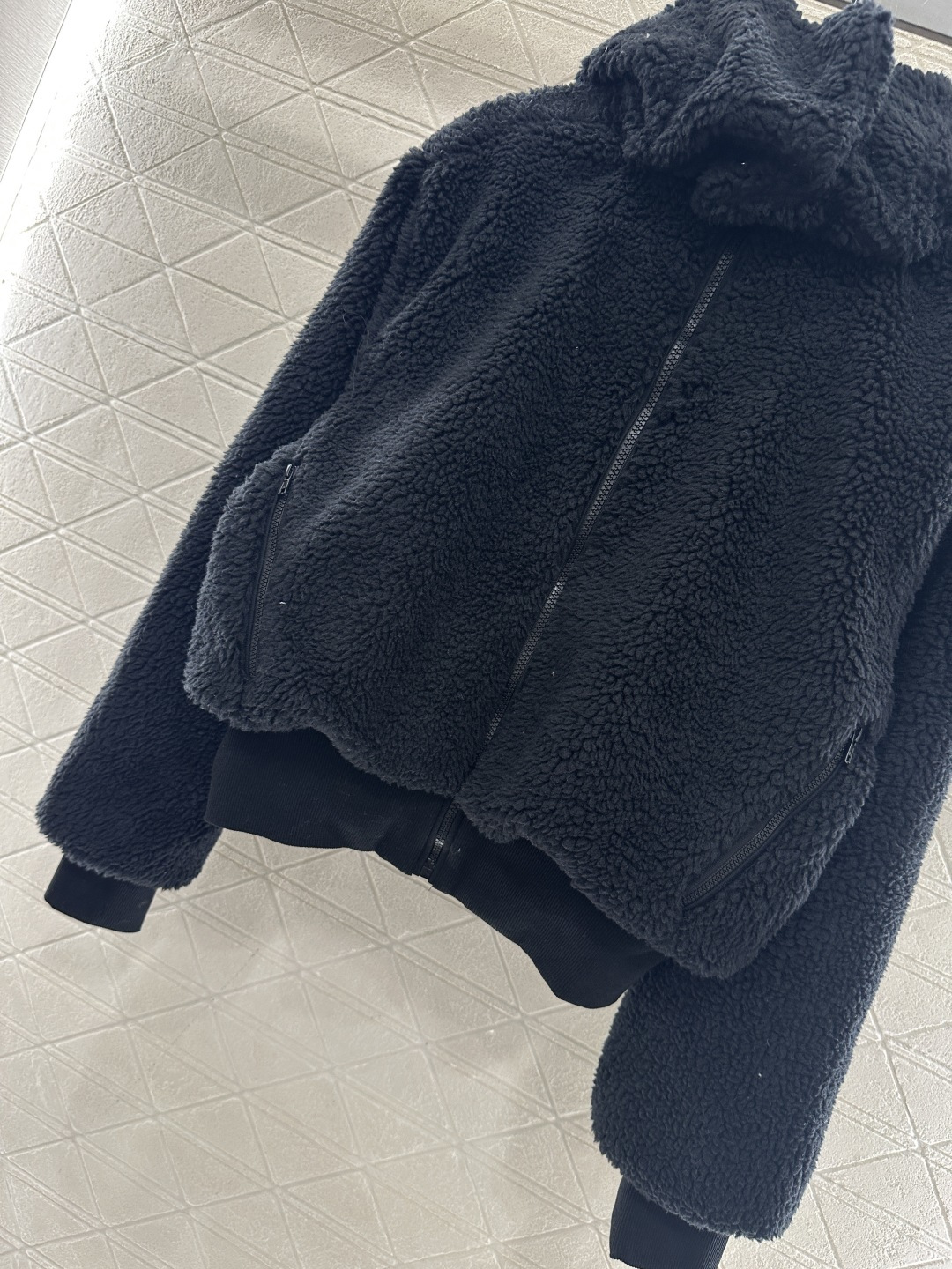 ♥Alo*♥2025新品上架 羊羔毛滑雪外套外套定制YB进口羊羔毛材质，颗粒毛绒肌理，舒适保暖，连帽外套