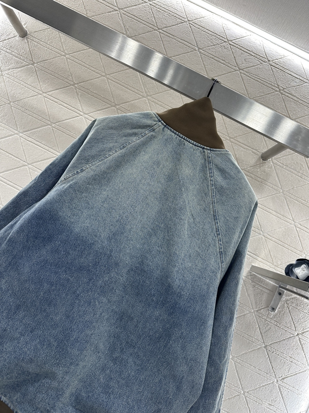 ♥Miumi*♥2025新品上架 撞色螺纹拉链牛仔棉服外套定制YB斜纹棉牛仔材质，酵素水洗工艺，磨白做旧