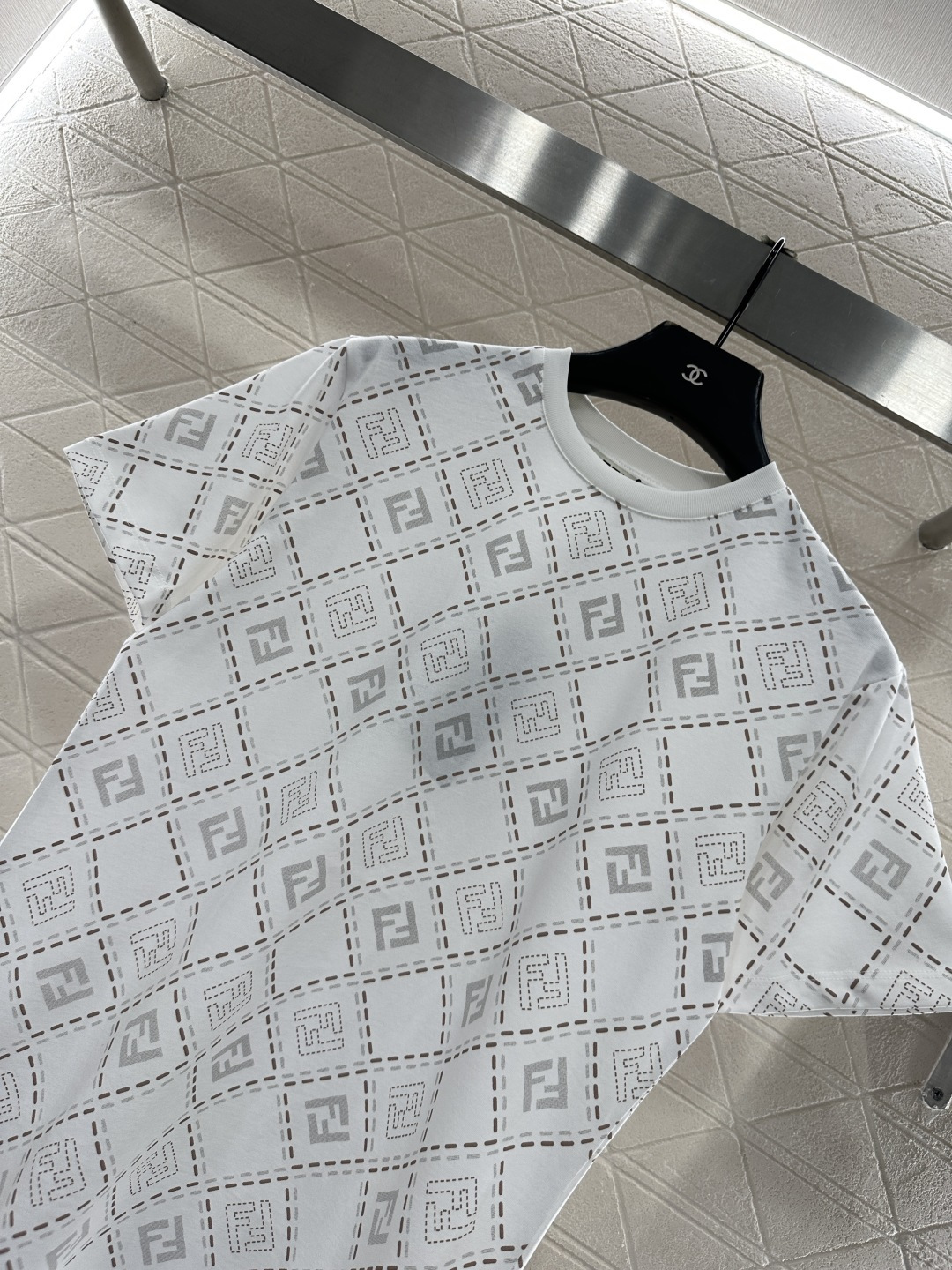 ♥Fend*♥2025新品上架 圆领印花菱格𝑇𝑒𝑒定制YB斜纹全棉材质，透气舒适，质感十足，常规短袖T恤