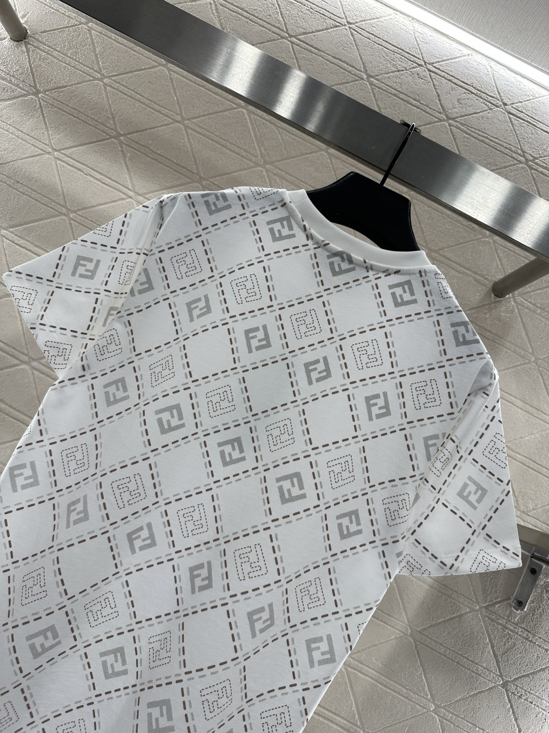 ♥Fend*♥2025新品上架 圆领印花菱格𝑇𝑒𝑒定制YB斜纹全棉材质，透气舒适，质感十足，常规短袖T恤