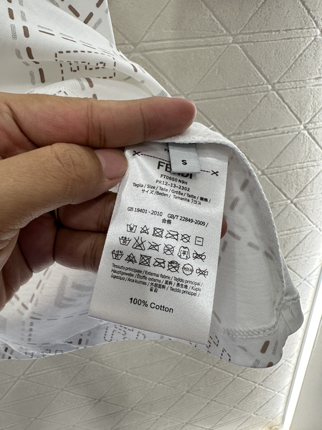 ♥Fend*♥2025新品上架 圆领印花菱格𝑇𝑒𝑒定制YB斜纹全棉材质，透气舒适，质感十足，常规短袖T恤