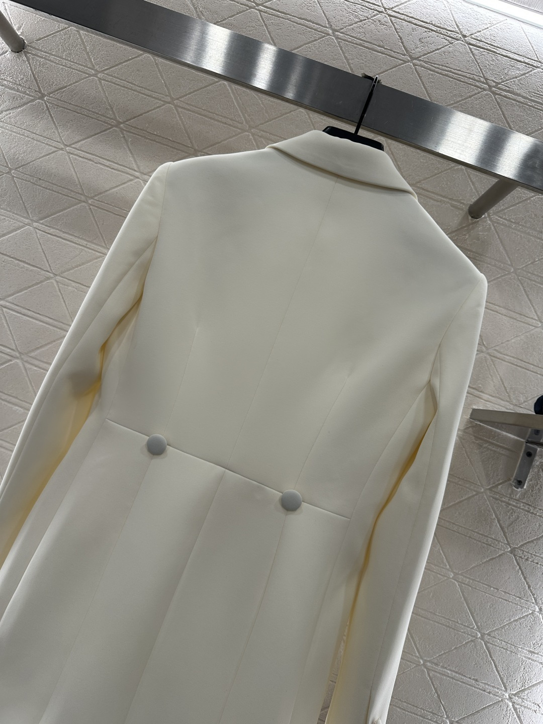 ♥Dio*♥2025新品上架 翻领收腰中长款西装外套定制YB进口材质，质感光泽，垂顺舒适，翻领西装版型，