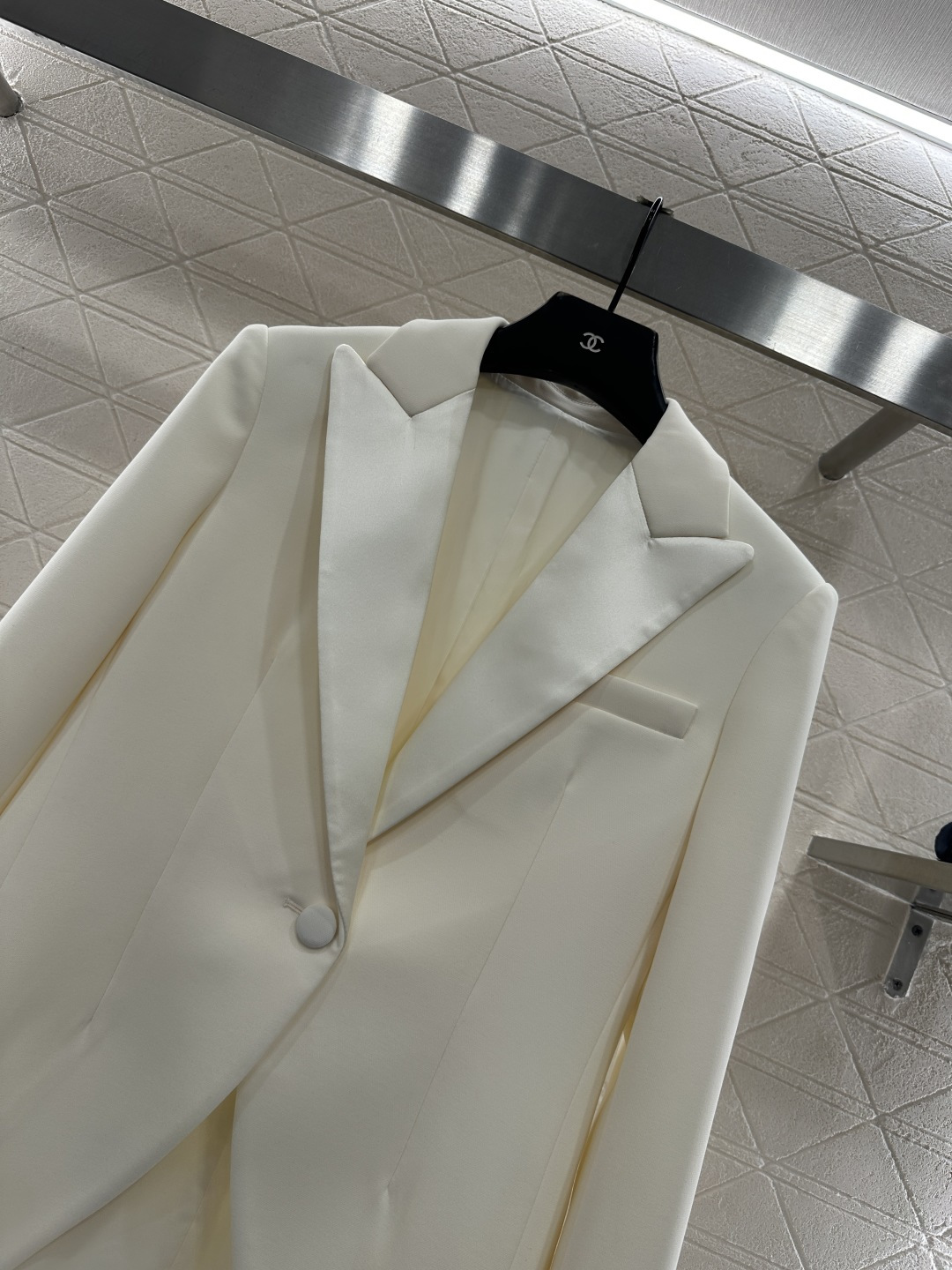 ♥Dio*♥2025新品上架 翻领收腰中长款西装外套定制YB进口材质，质感光泽，垂顺舒适，翻领西装版型，