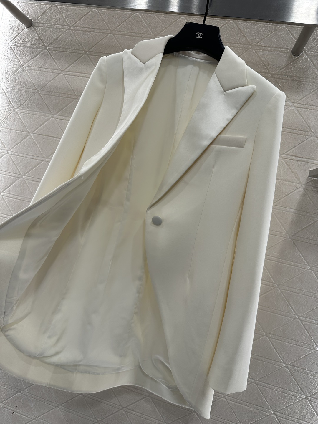 ♥Dio*♥2025新品上架 翻领收腰中长款西装外套定制YB进口材质，质感光泽，垂顺舒适，翻领西装版型，