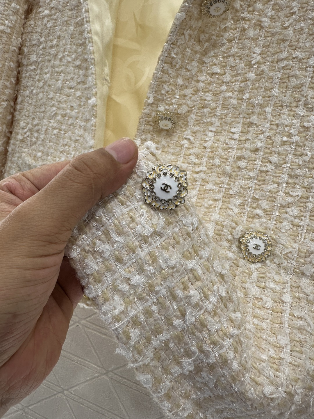 ♥Chane*♥2025新品上架 粗纺圆领洋装外套定制YB进口粗纺羊毛呢材质，肌理明显，毛料肉眼可见，质