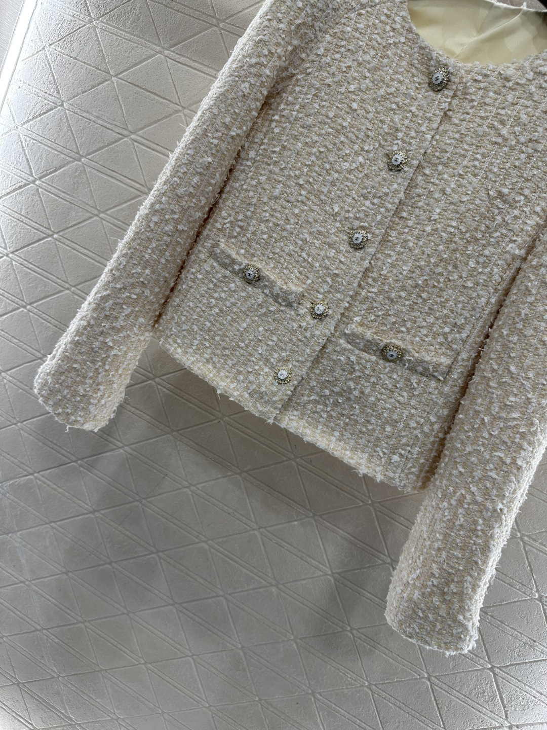 ♥Chane*♥2025新品上架 粗纺圆领洋装外套定制YB进口粗纺羊毛呢材质，肌理明显，毛料肉眼可见，质