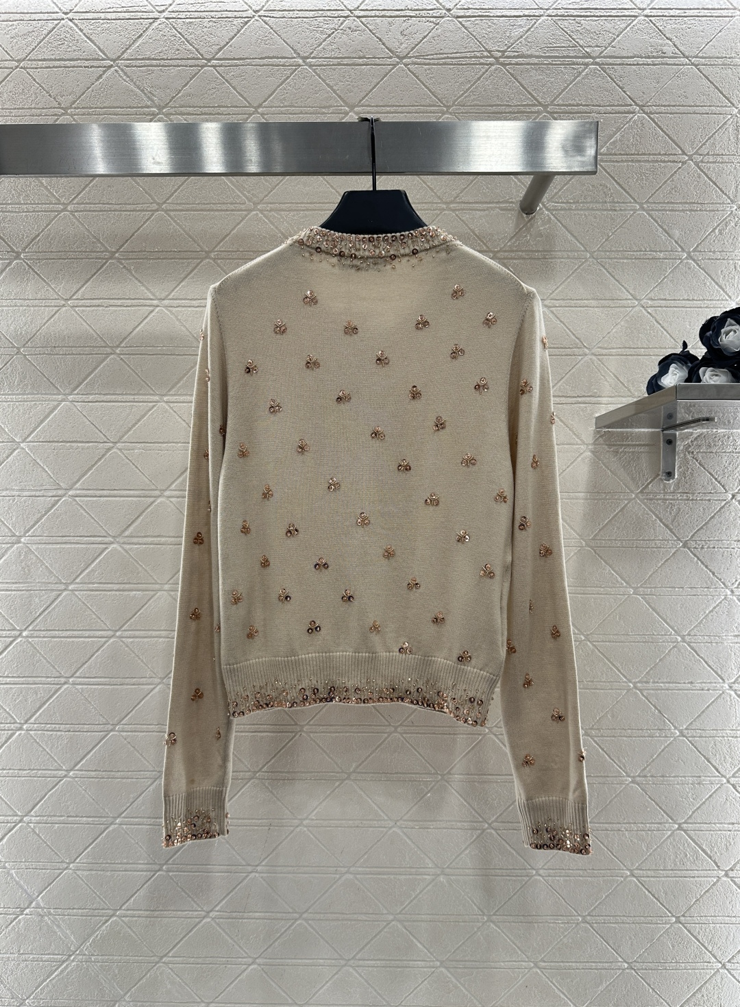 ♥Miumi*♥2025新品上架 亮片钉珠针织开衫定制YB羊绒纱线织造，密度细针织造，清晰毛感肌理，舒适