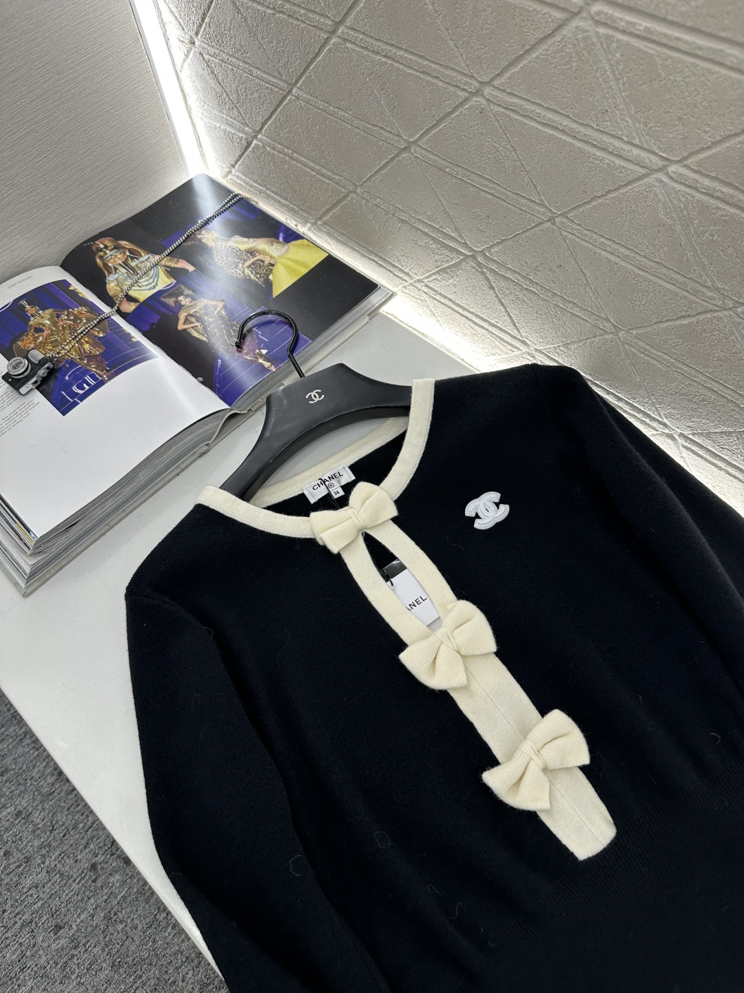 ♥Chane*♥2025新品上架 圆领镂空蝴蝶结针织长袖定制YB羊毛纱线织造，亲肤柔软，透气舒适，针织毛