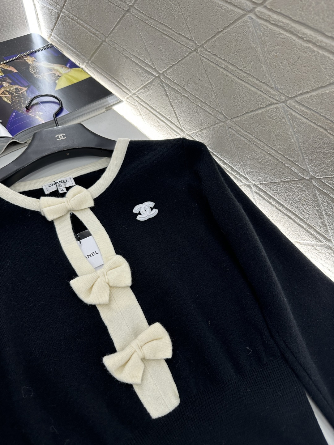 ♥Chane*♥2025新品上架 圆领镂空蝴蝶结针织长袖定制YB羊毛纱线织造，亲肤柔软，透气舒适，针织毛