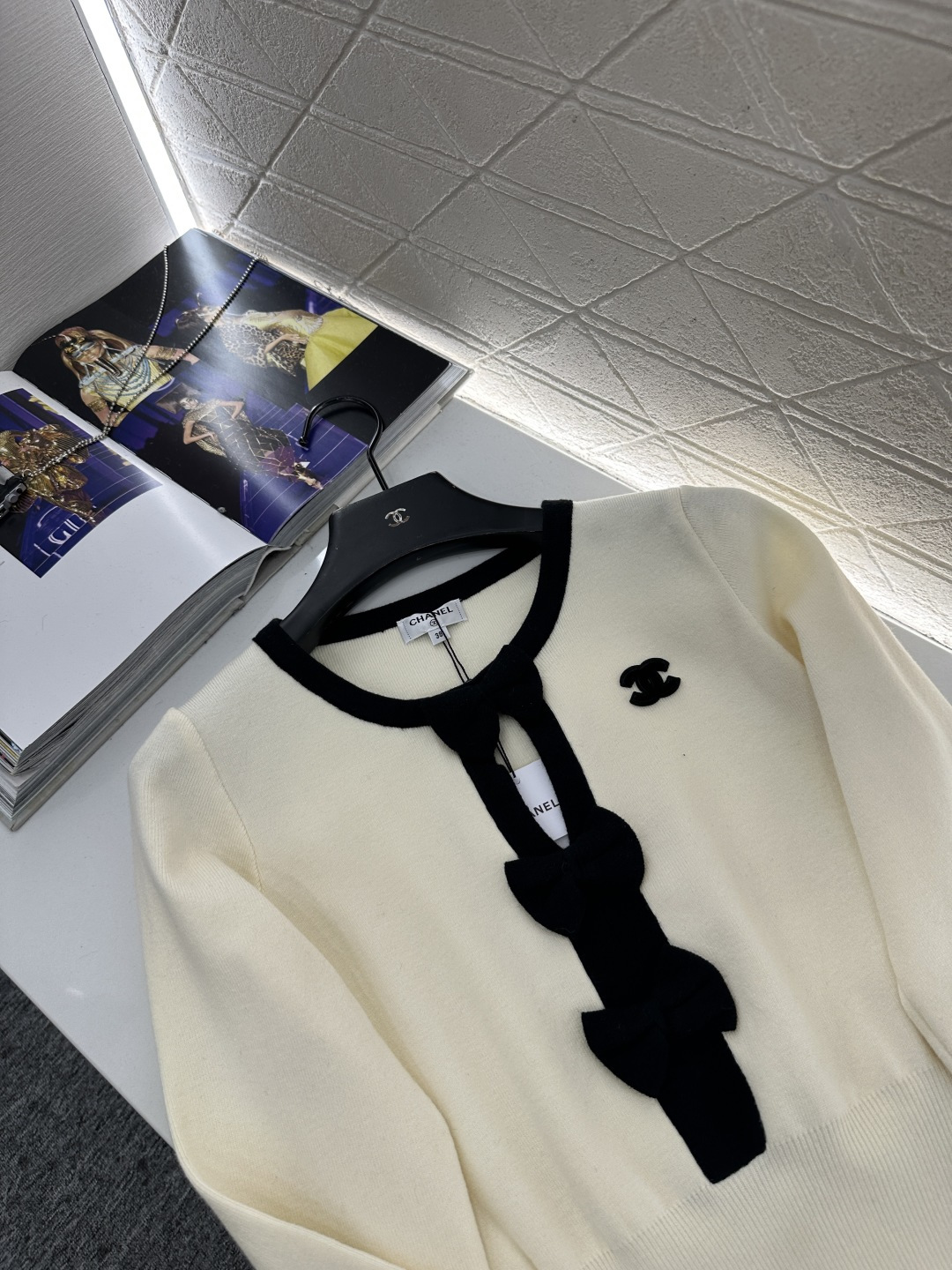 ♥Chane*♥2025新品上架 圆领镂空蝴蝶结针织长袖定制YB羊毛纱线织造，亲肤柔软，透气舒适，针织毛