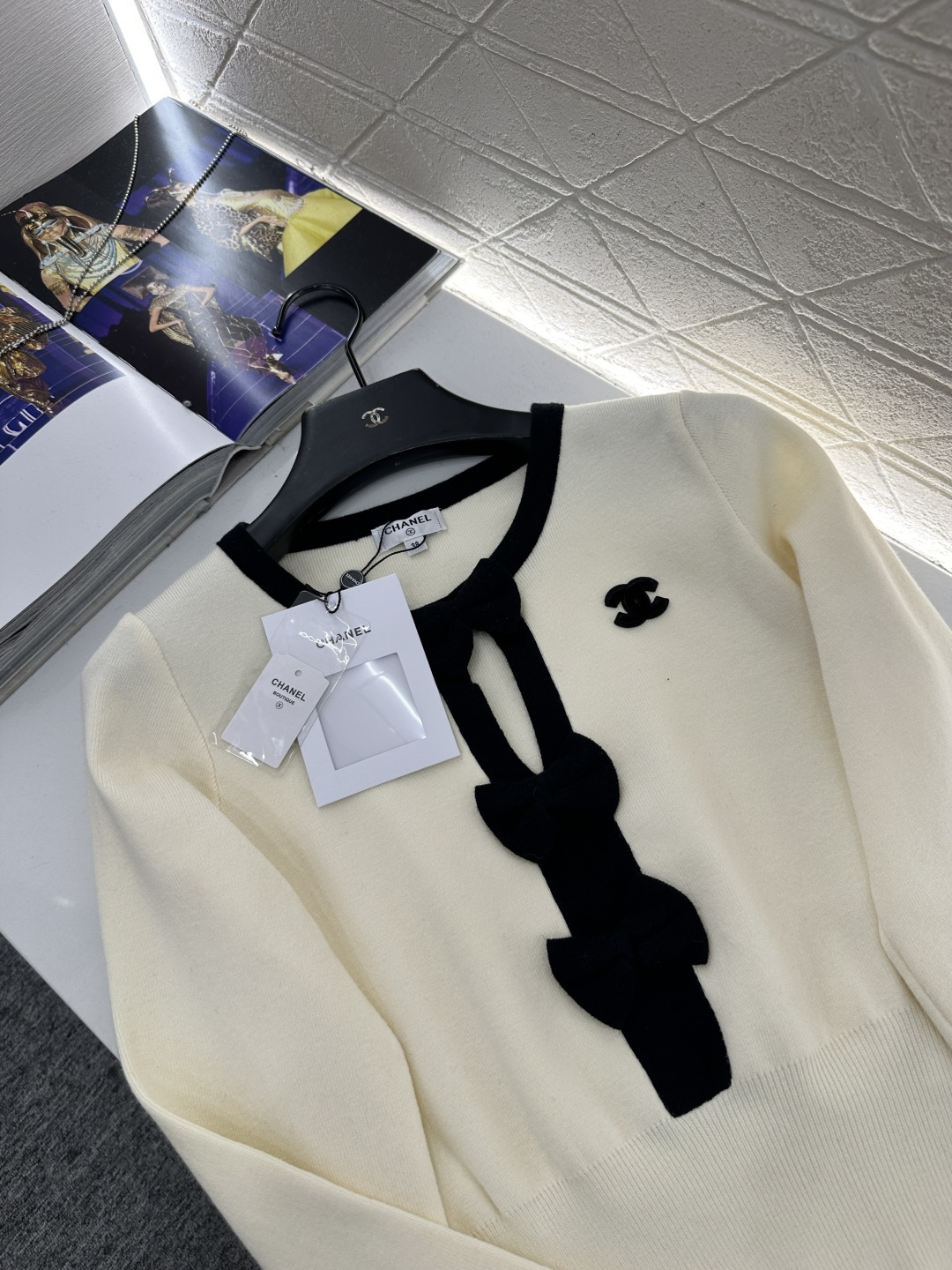 ♥Chane*♥2025新品上架 圆领镂空蝴蝶结针织长袖定制YB羊毛纱线织造，亲肤柔软，透气舒适，针织毛