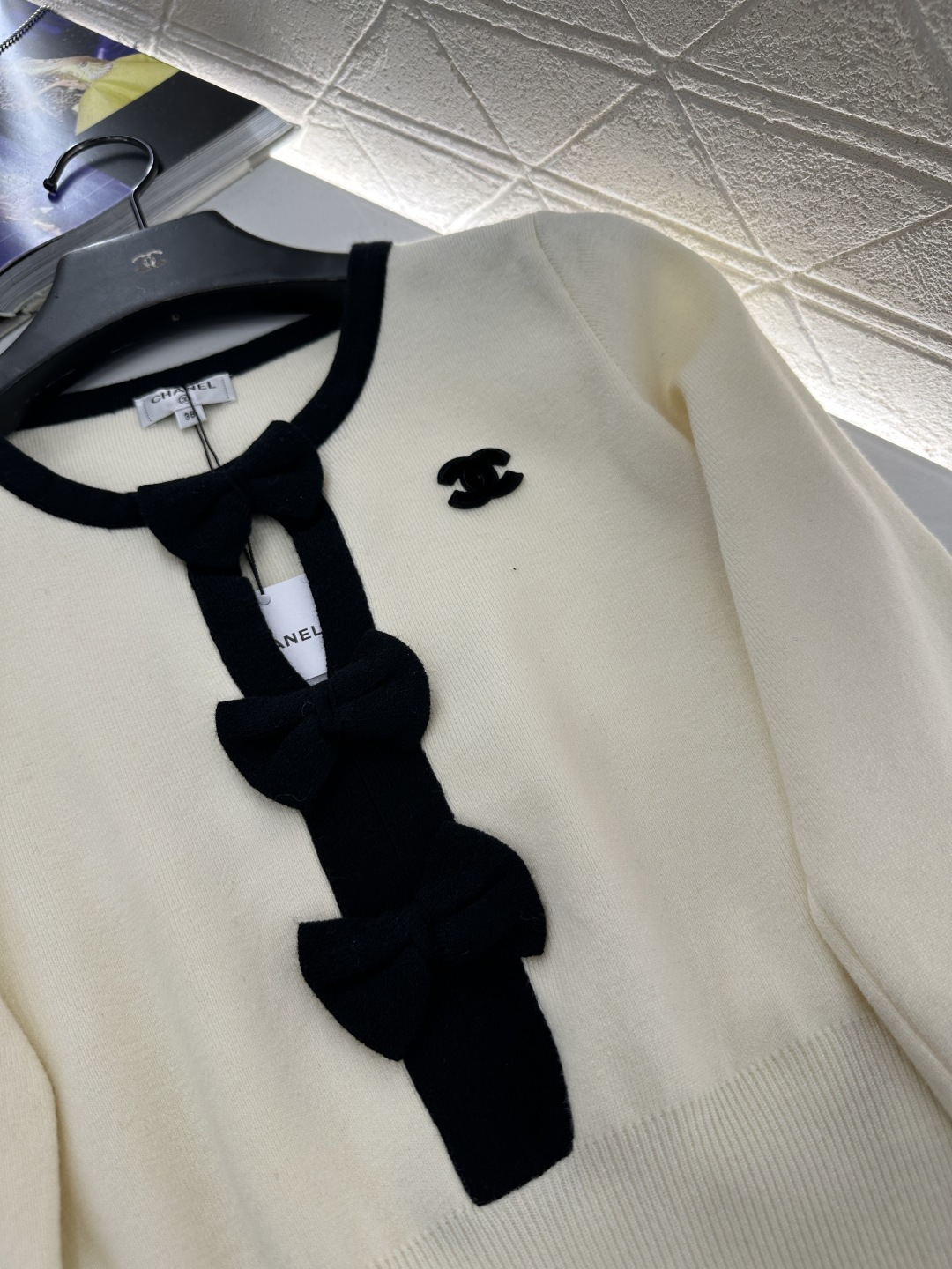 ♥Chane*♥2025新品上架 圆领镂空蝴蝶结针织长袖定制YB羊毛纱线织造，亲肤柔软，透气舒适，针织毛