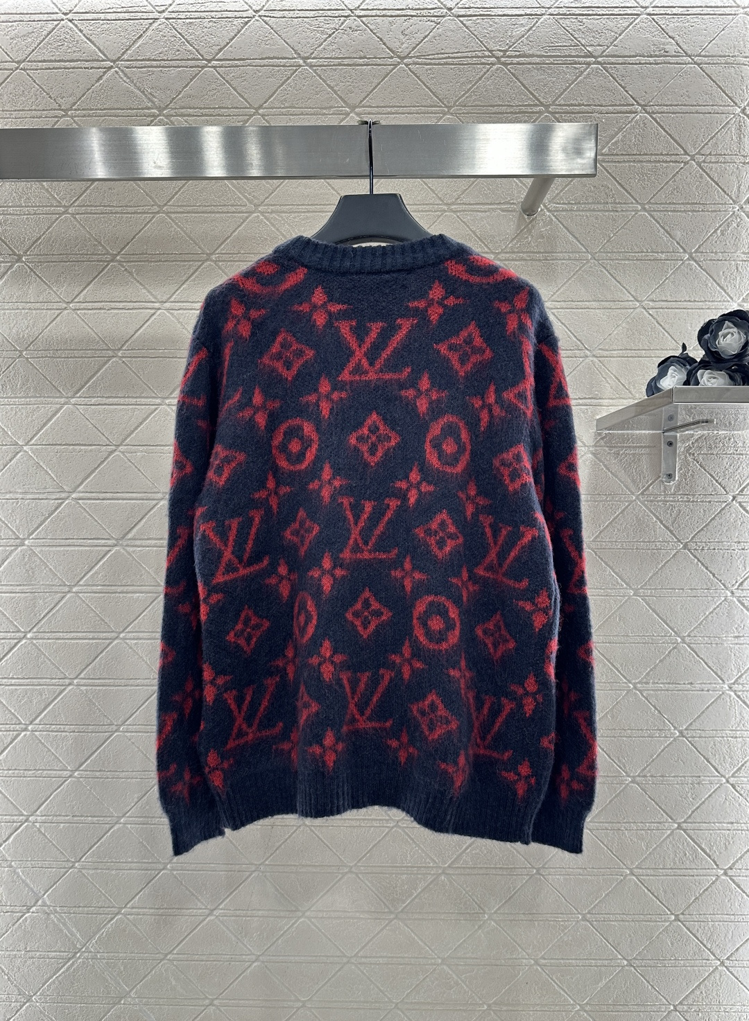 ♥Louis Vuitto*♥2025新品上架 V领提花针织开衫定制YB羊毛纱线织造，质感细腻，穿搭舒适