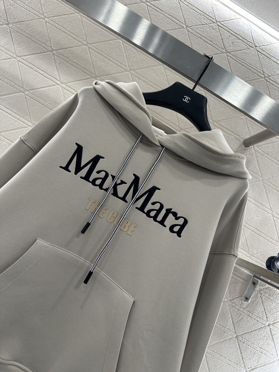 ♥Maxmar*♥2025新品上架 刺绣字母徽标抽绳连帽卫衣定制YB原生全棉材质，质感高级，舒适好穿，连