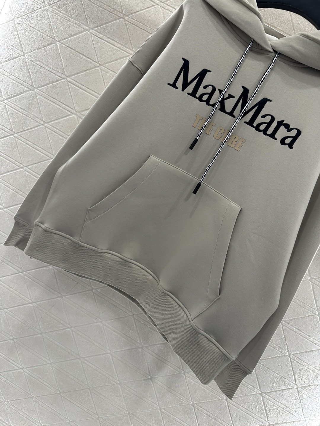 ♥Maxmar*♥2025新品上架 刺绣字母徽标抽绳连帽卫衣定制YB原生全棉材质，质感高级，舒适好穿，连