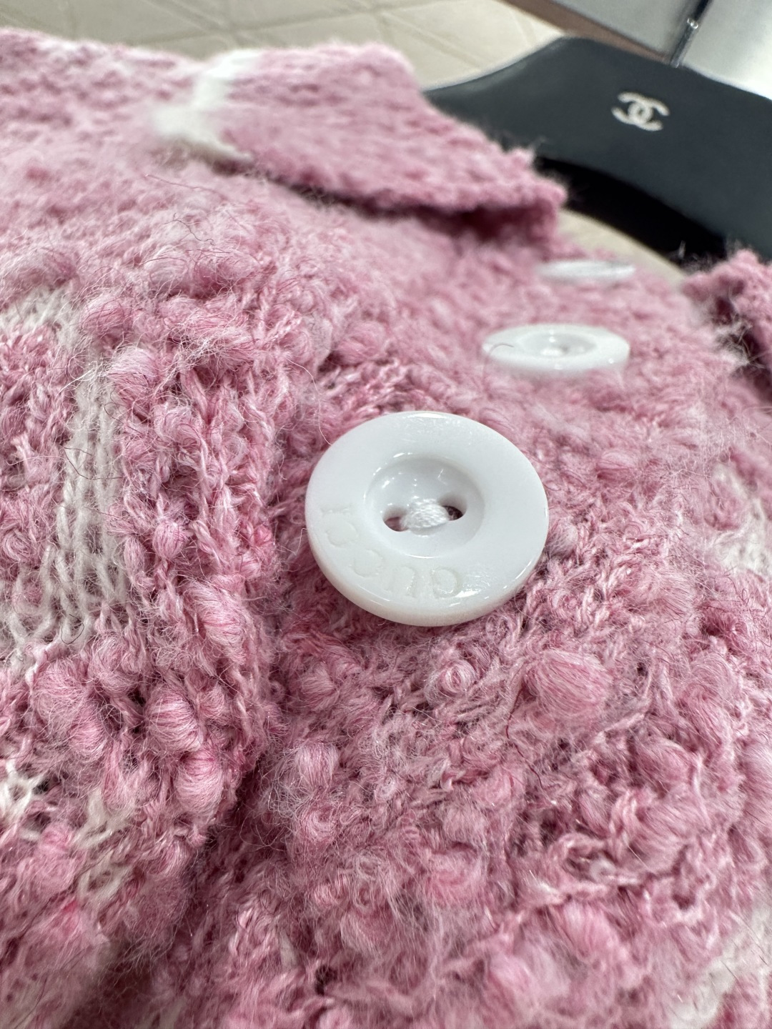 ♥Gucc*♥2025新品上架 提花针织上衣定制YB羊毛纱线织造，工艺处理，颗粒感明显，质感上乘，翻领针