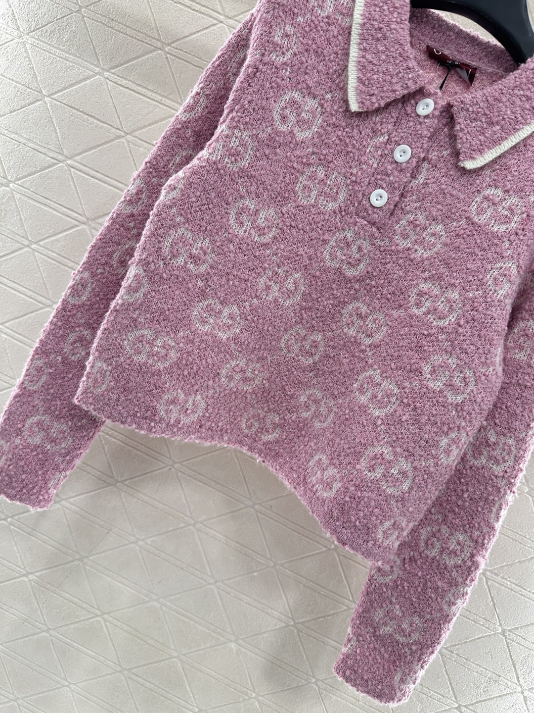 ♥Gucc*♥2025新品上架 提花针织上衣定制YB羊毛纱线织造，工艺处理，颗粒感明显，质感上乘，翻领针