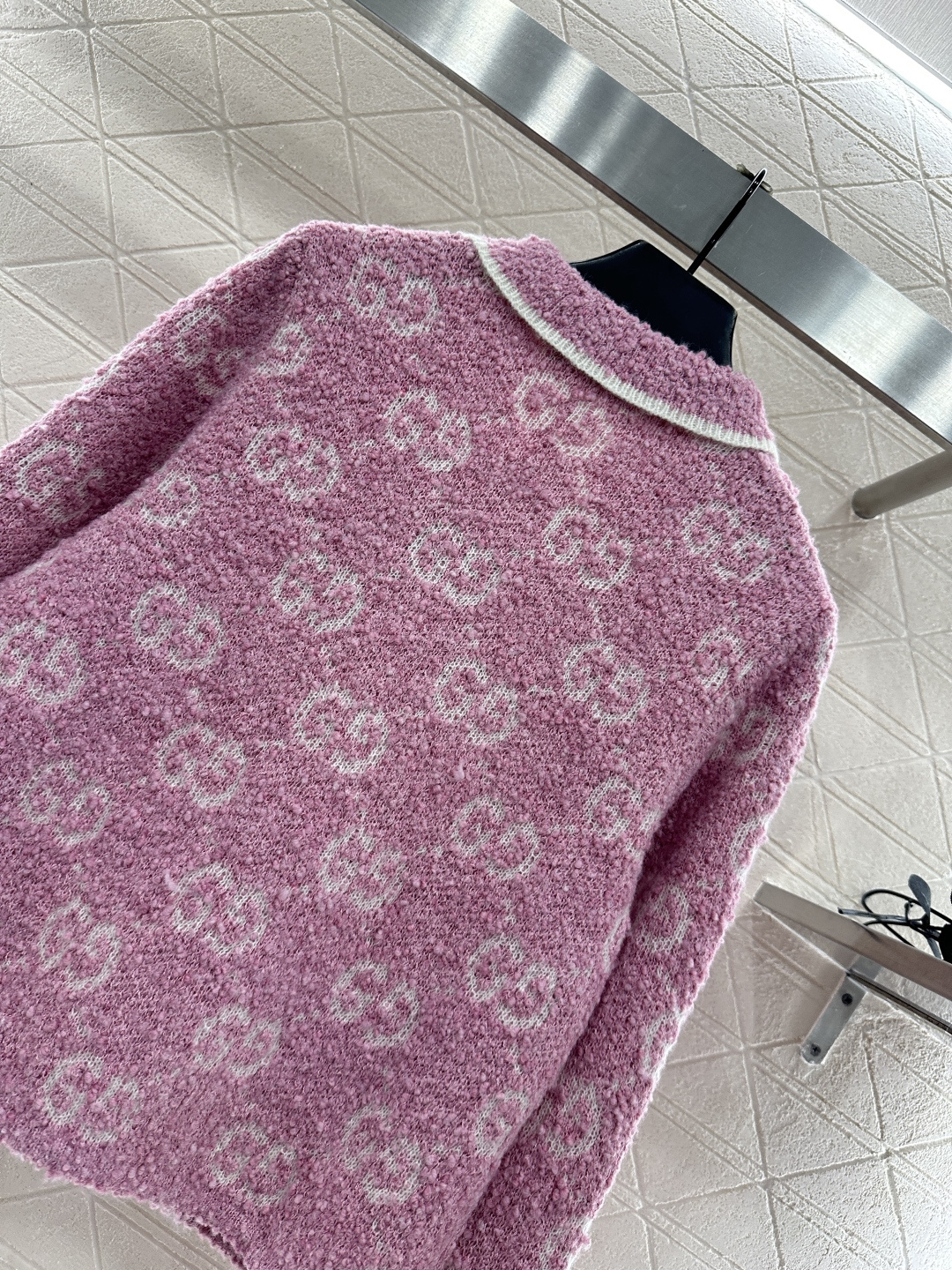 ♥Gucc*♥2025新品上架 提花针织上衣定制YB羊毛纱线织造，工艺处理，颗粒感明显，质感上乘，翻领针