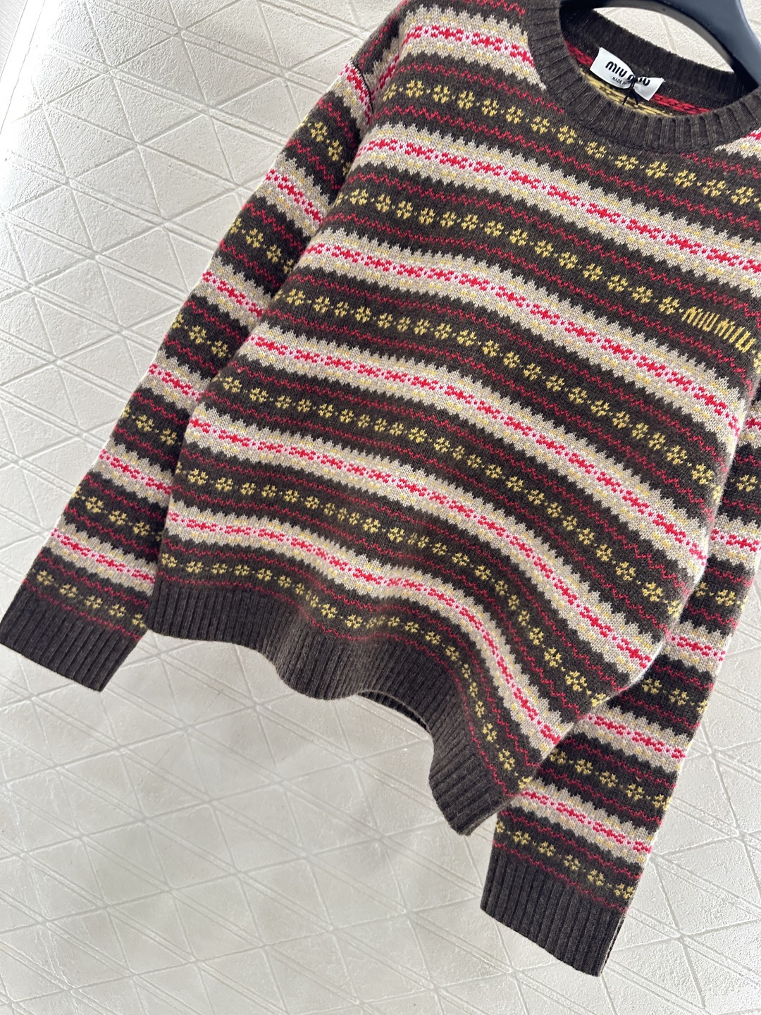 ♥Miumi*♥2025新品上架 撞色条纹圆领毛衣定制YB羊毛纱线织造，质感细腻，穿搭舒适，圆领套头毛衣