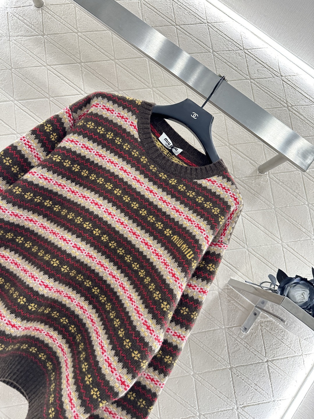 ♥Miumi*♥2025新品上架 撞色条纹圆领毛衣定制YB羊毛纱线织造，质感细腻，穿搭舒适，圆领套头毛衣